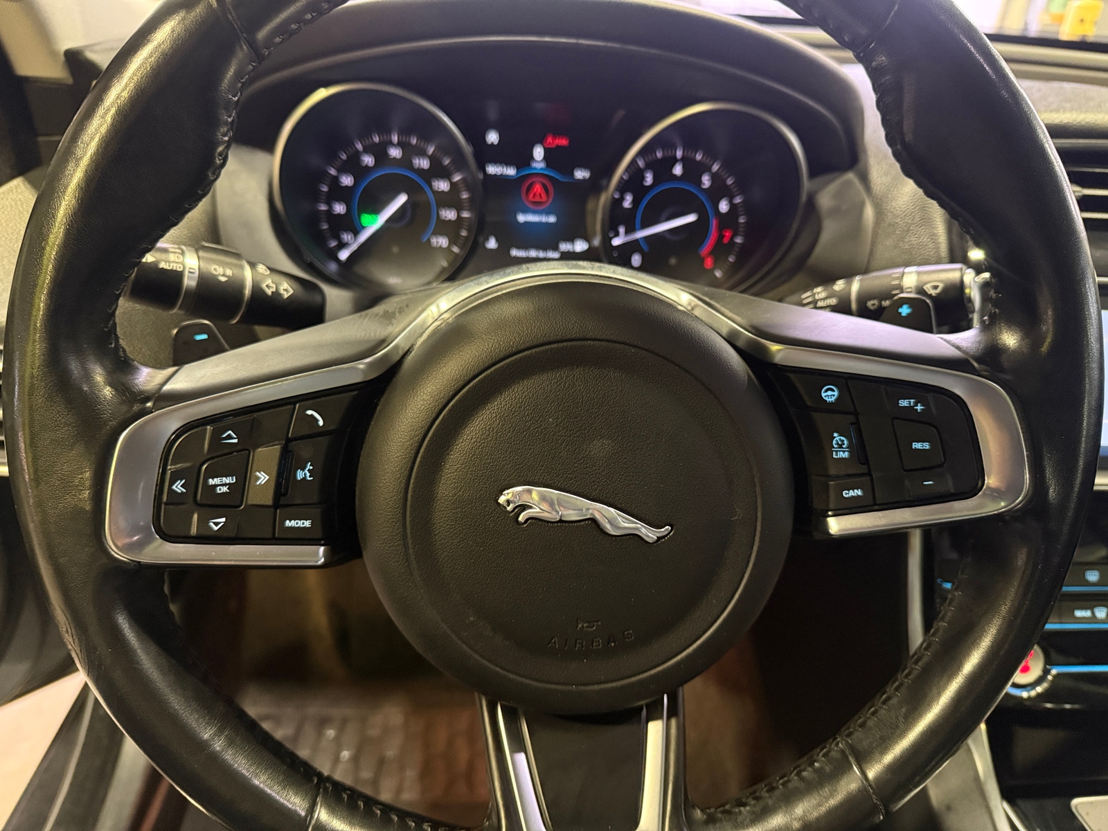 Thumbnail: 2018 Jaguar XE - 4