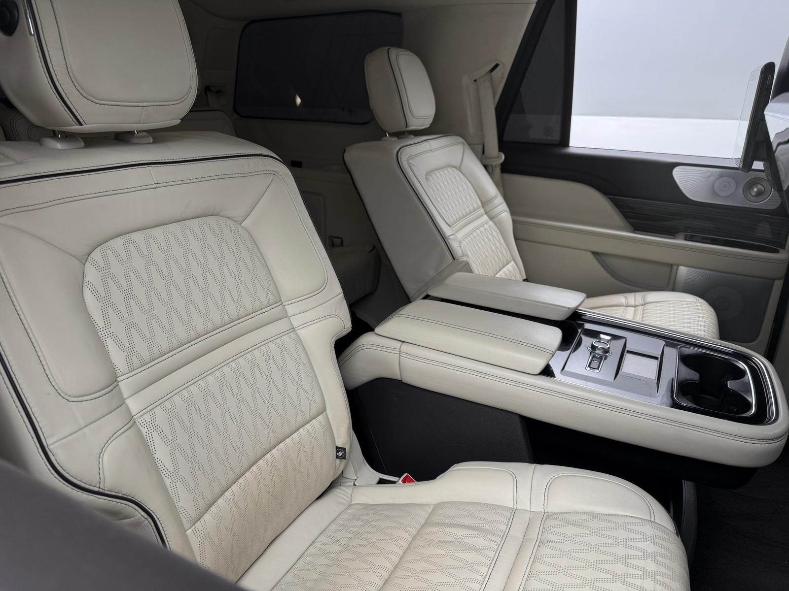 Thumbnail: 2020 Lincoln Navigator - 5