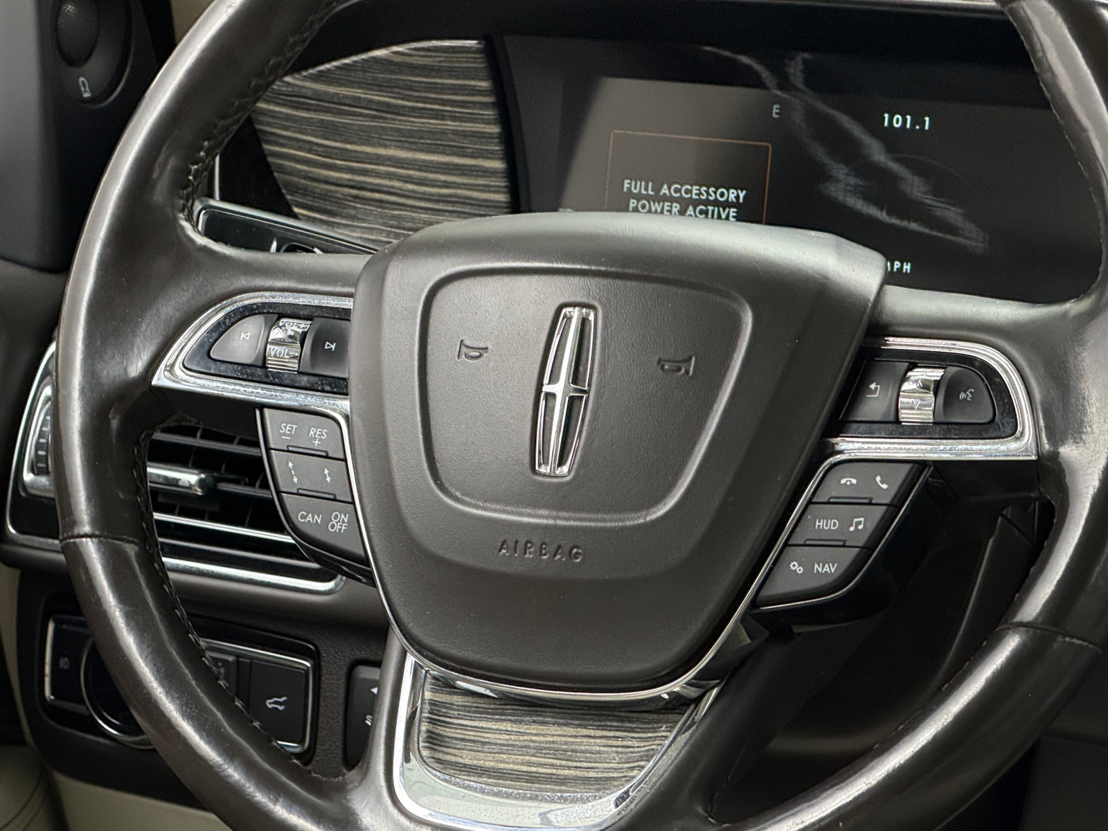 Thumbnail: 2020 Lincoln Navigator - 4