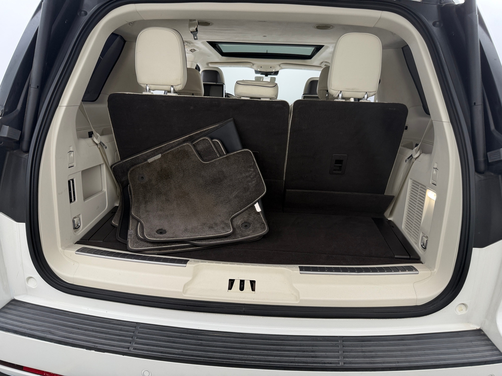 Thumbnail: 2020 Lincoln Navigator - 6