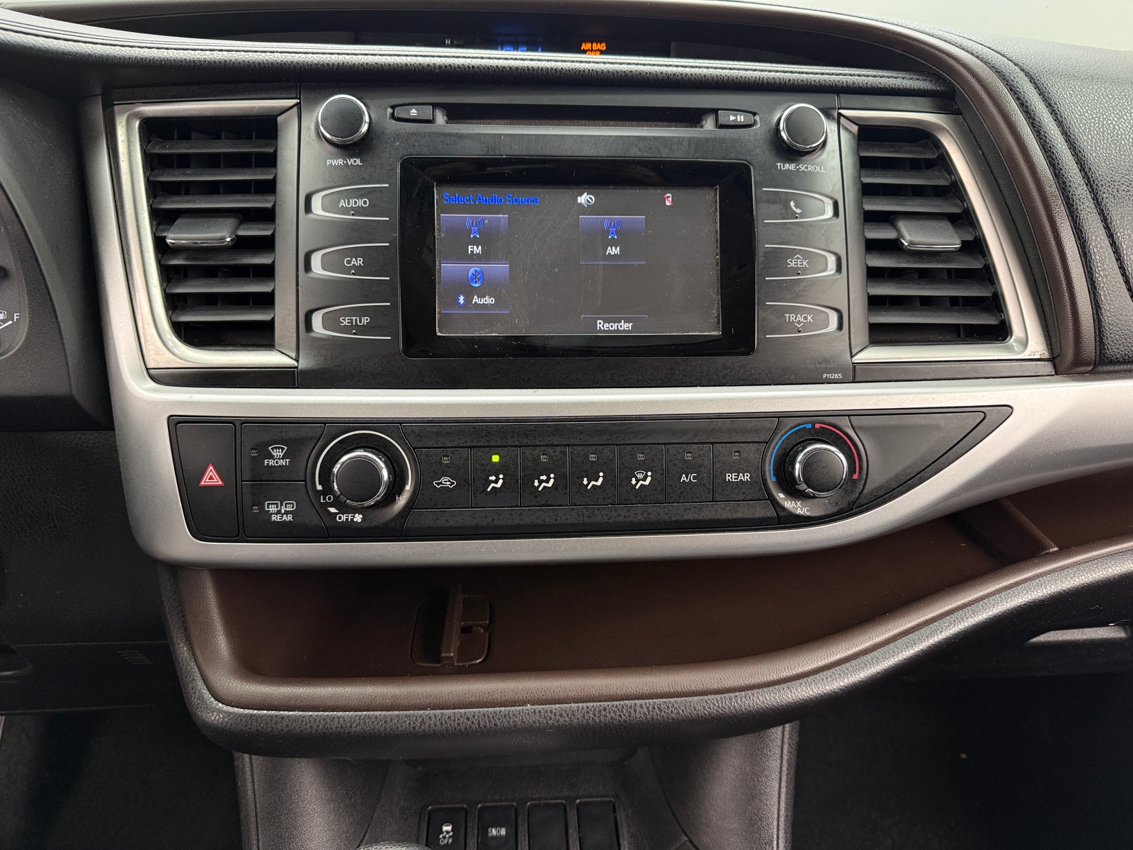 Thumbnail: 2016 Toyota Highlander - 4