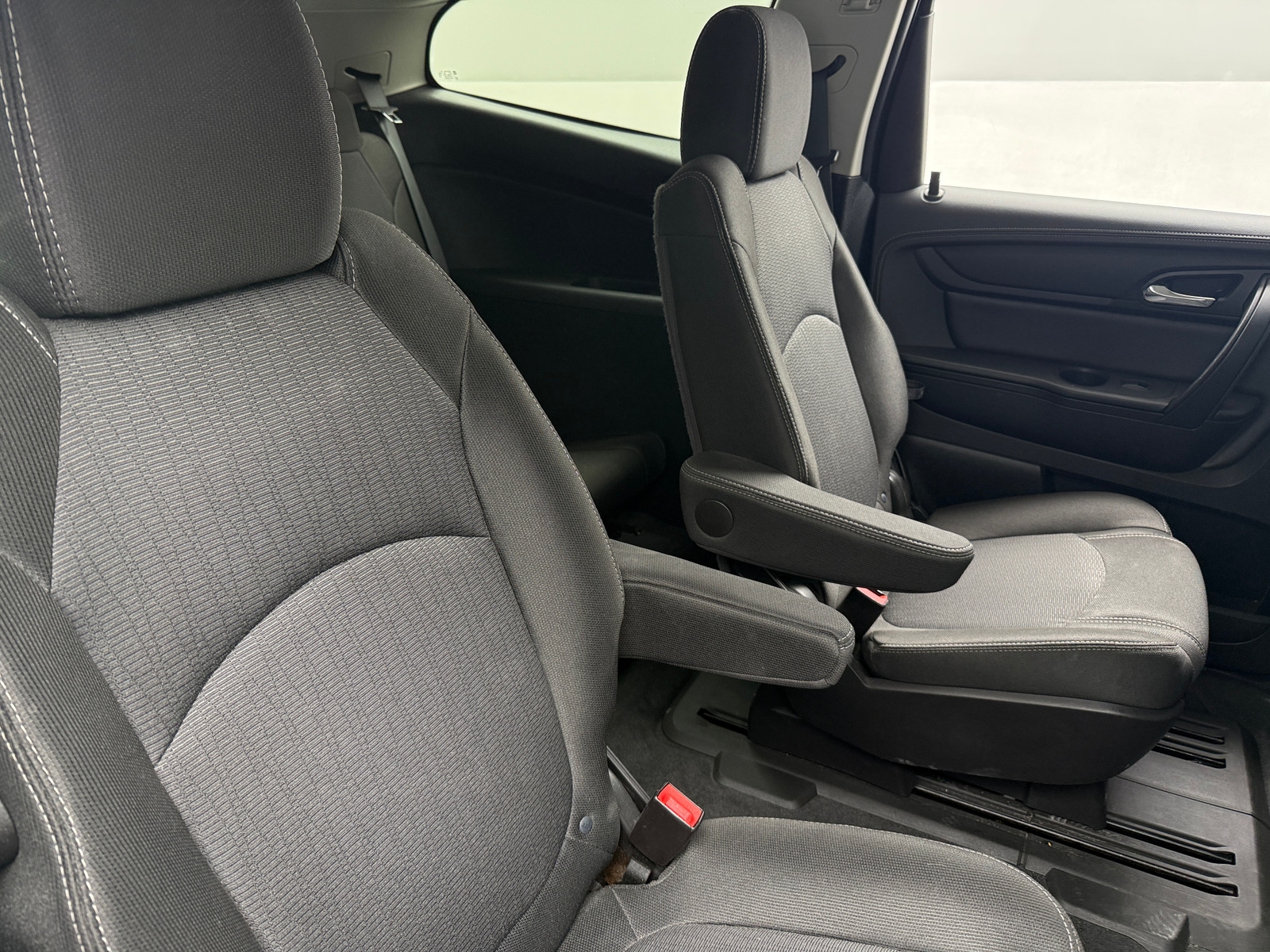 Thumbnail: 2017 Chevrolet Traverse - 6