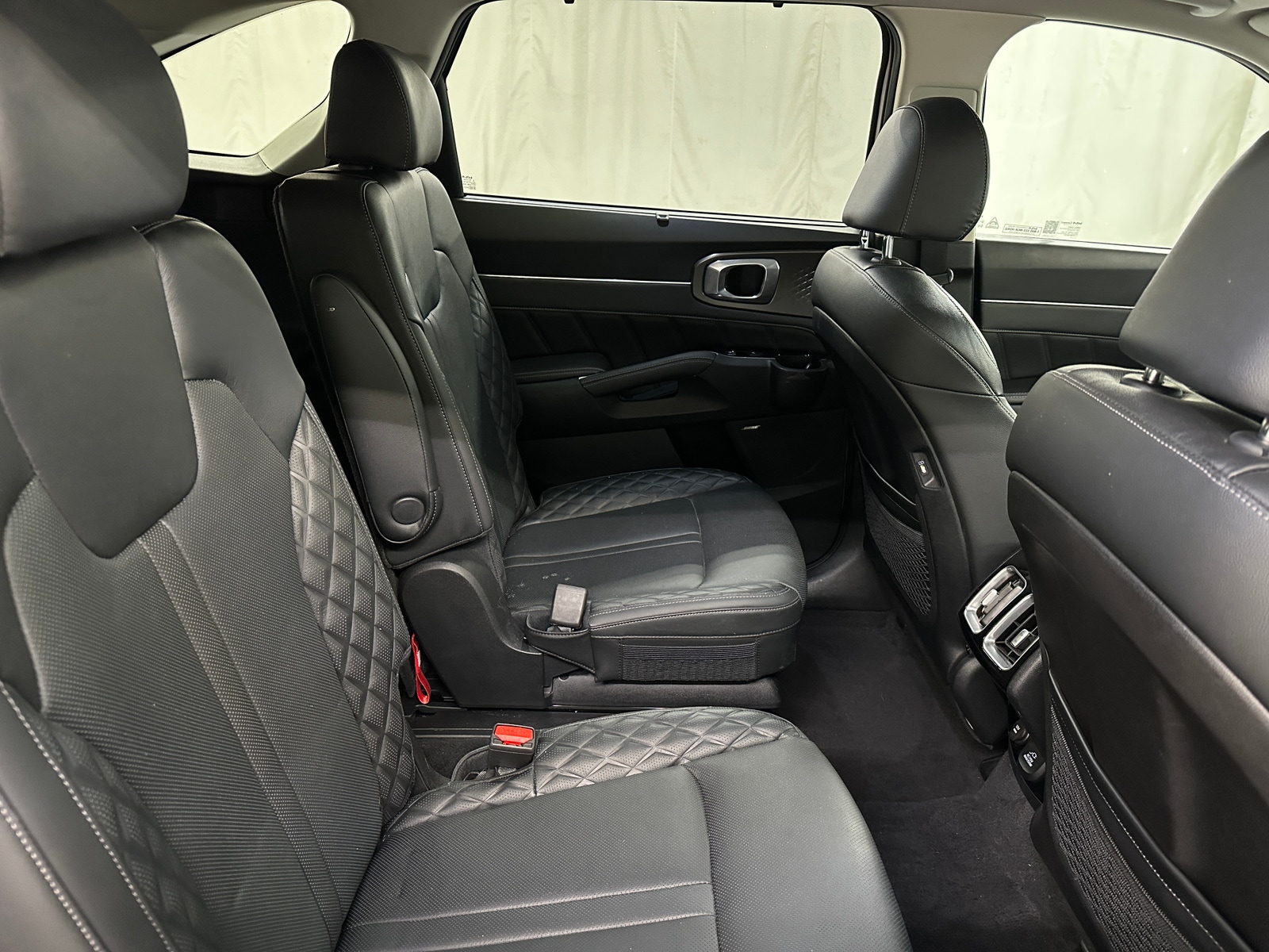 Thumbnail: 2023 Kia Sorento - 5