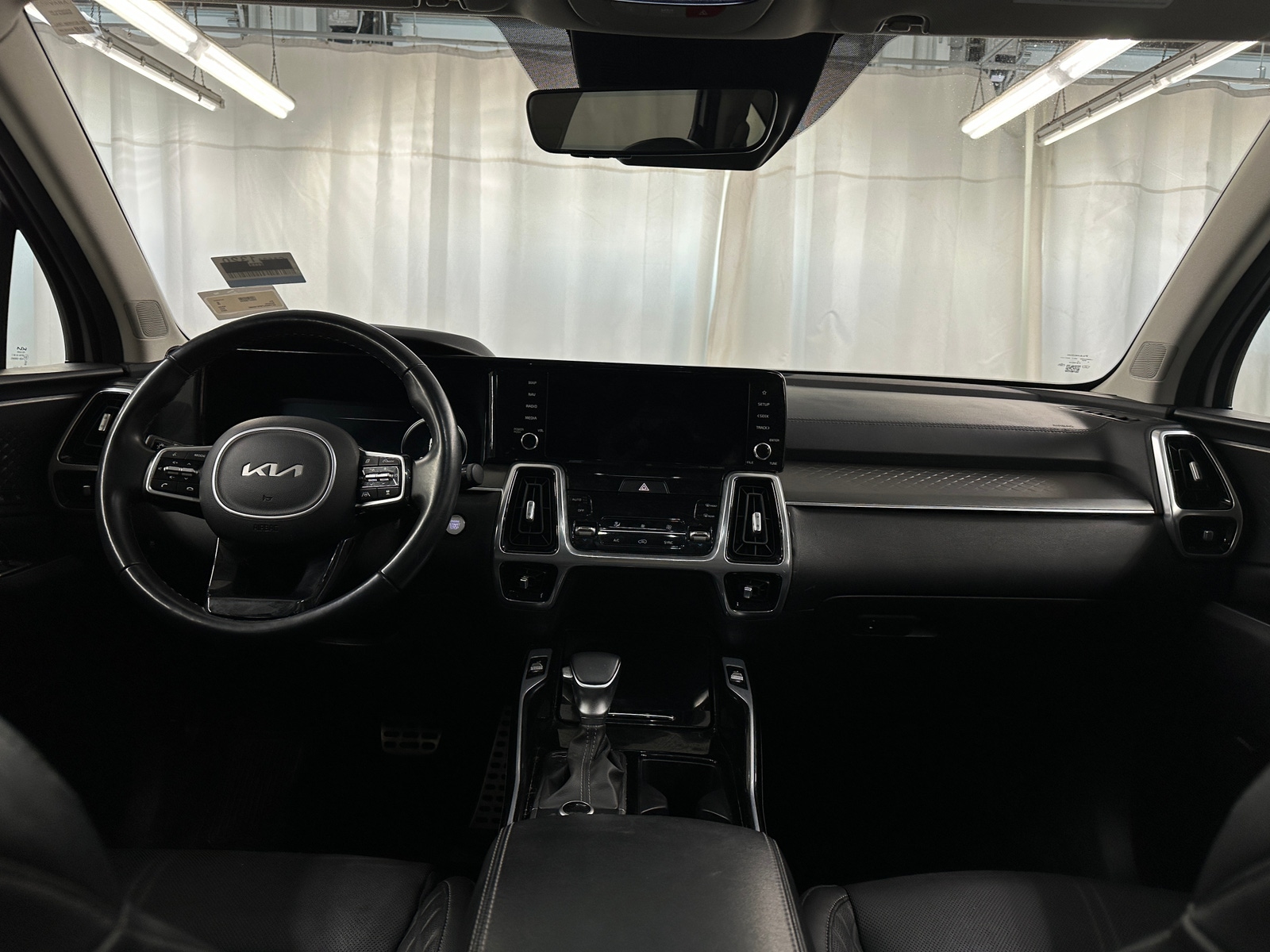 Thumbnail: 2023 Kia Sorento - 2