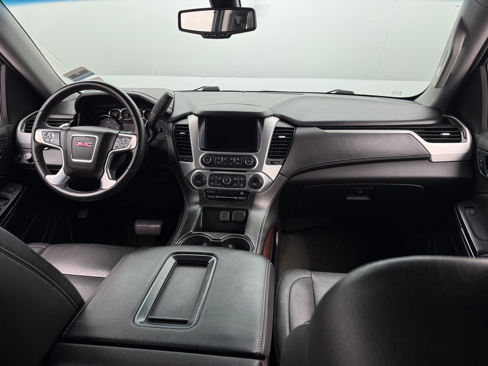 Thumbnail: 2017 GMC Yukon - 3