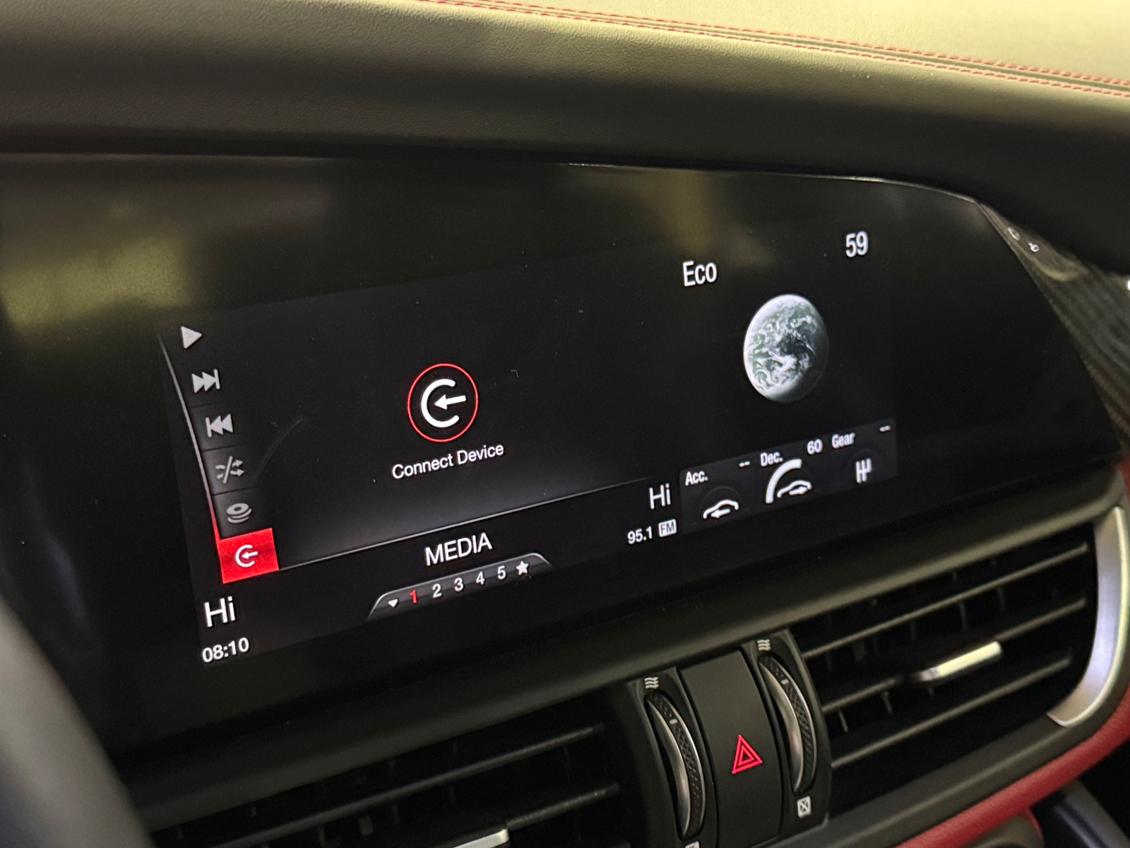 Thumbnail: 2018 Alfa Romeo Giulia - 3