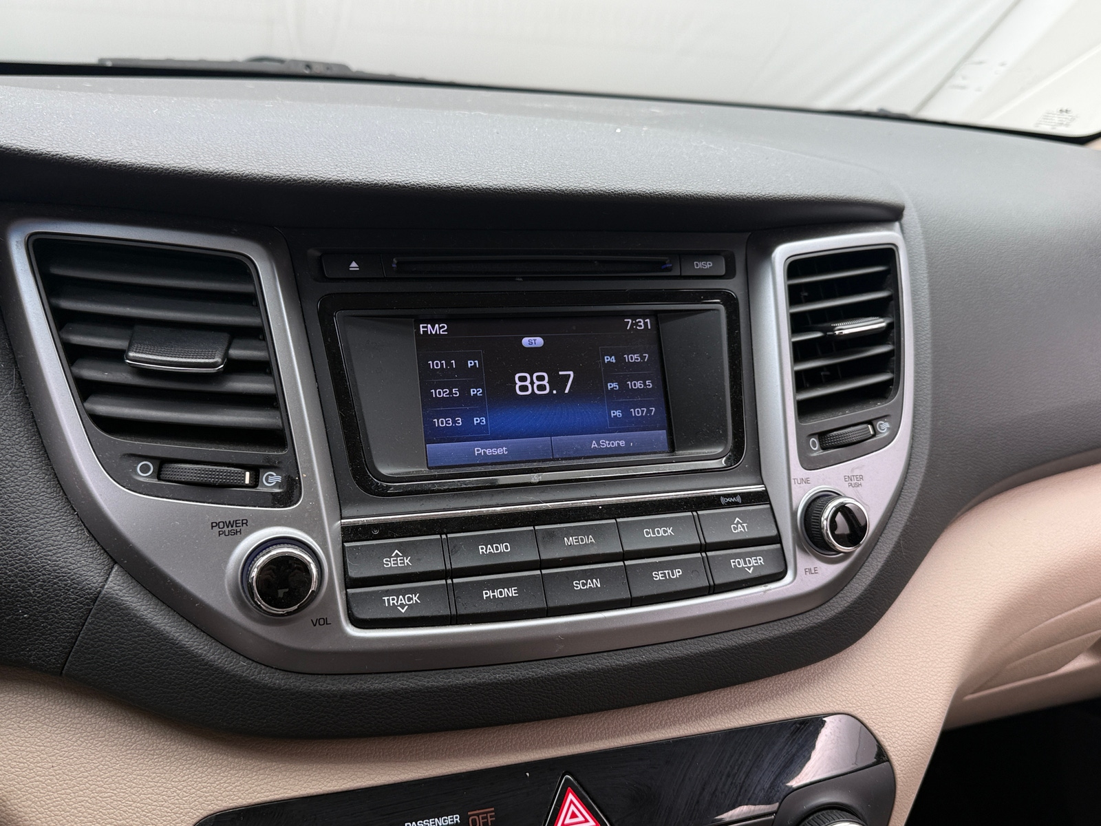Thumbnail: 2017 Hyundai Tucson - 4
