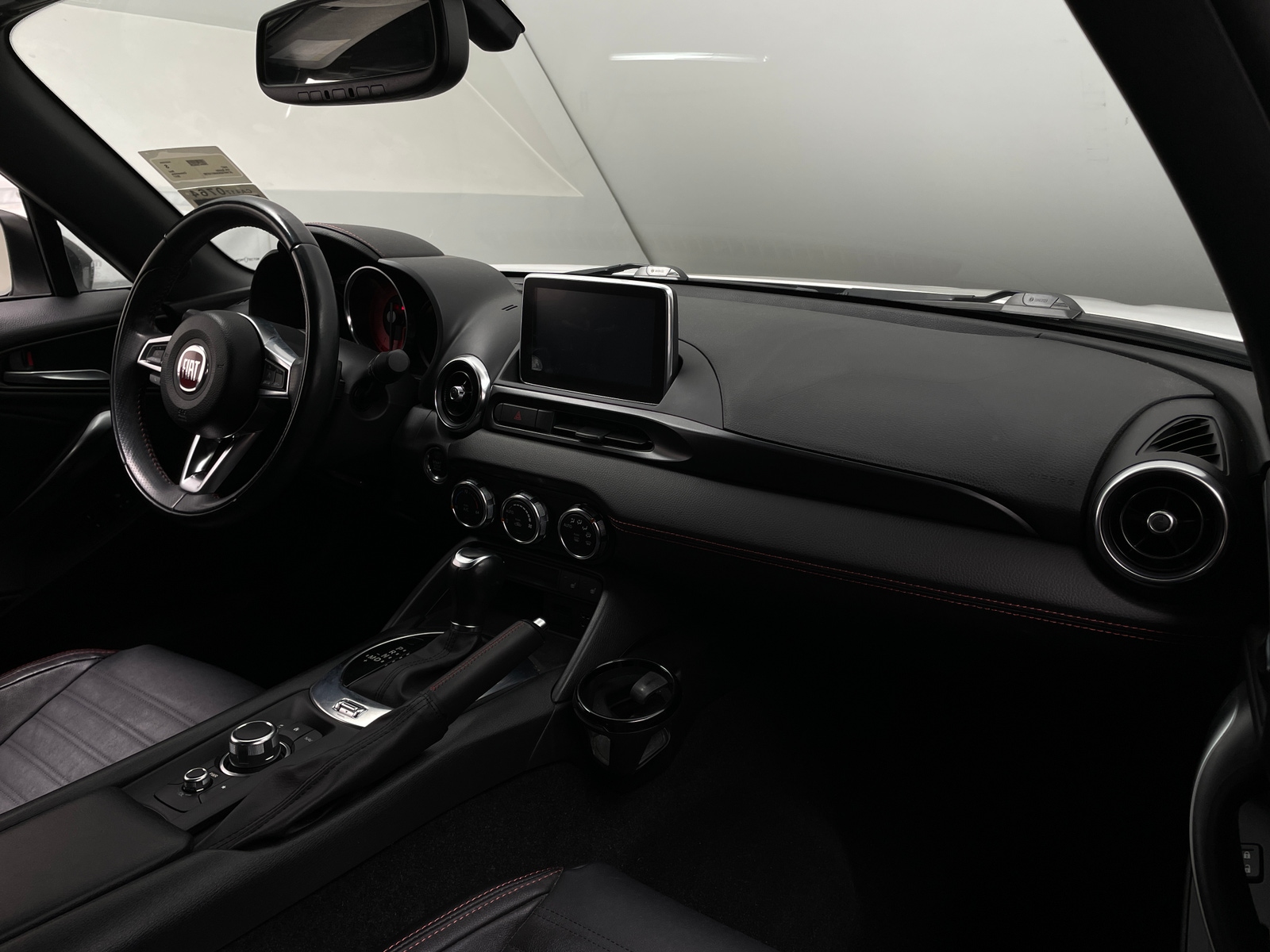 Thumbnail: 2017 Fiat 124 Spider - 2
