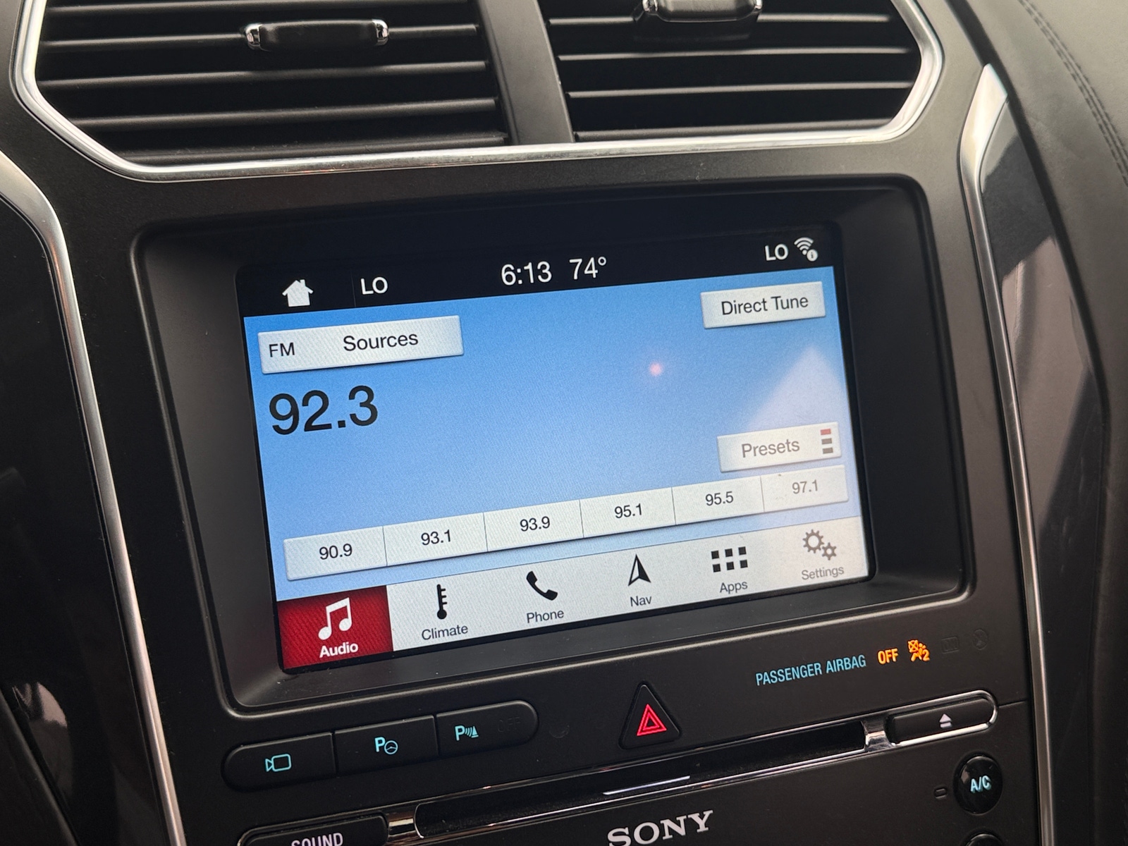 Thumbnail: 2018 Ford Explorer - 3