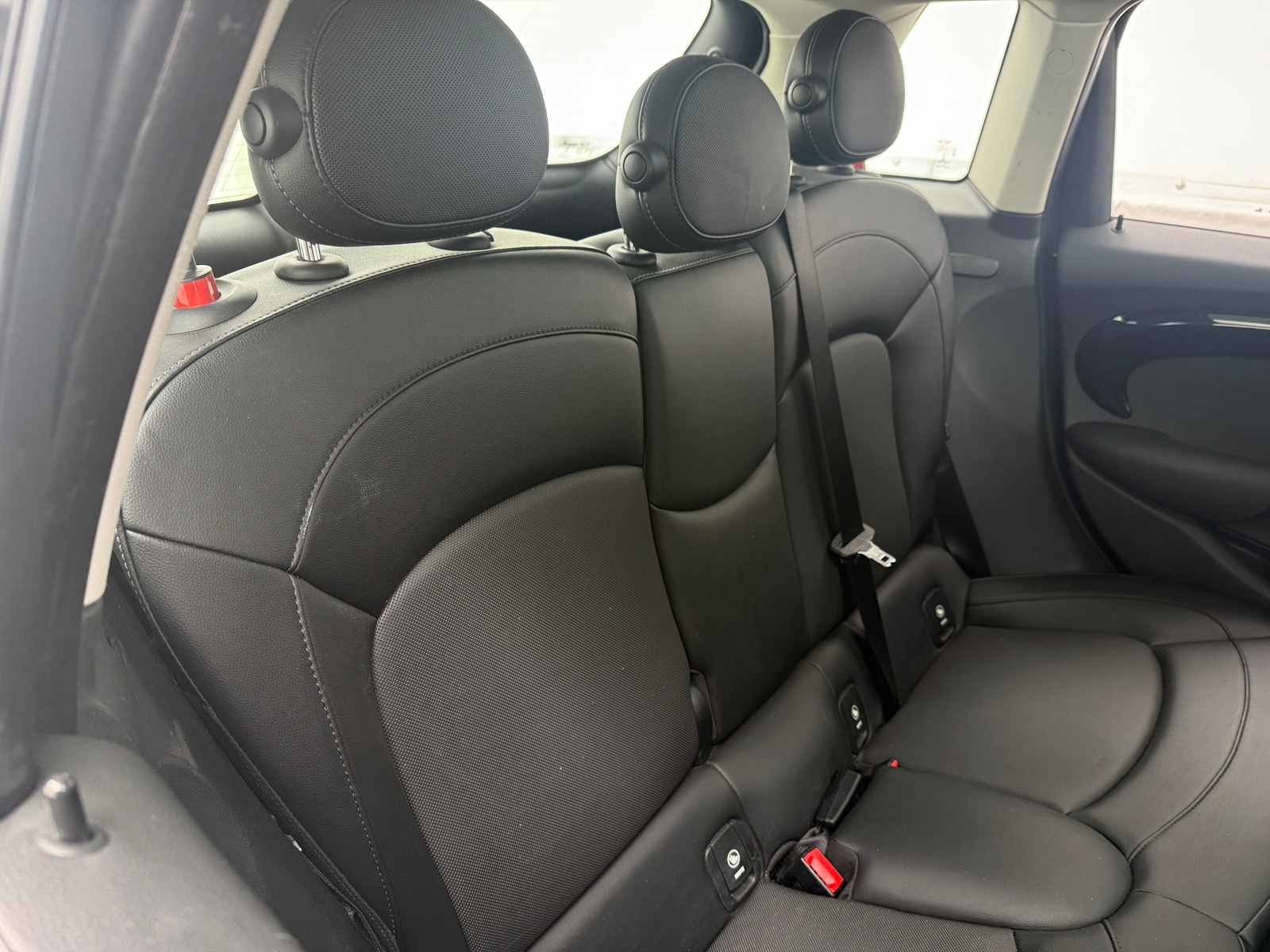 Thumbnail: 2015 MINI Cooper Hardtop - 5