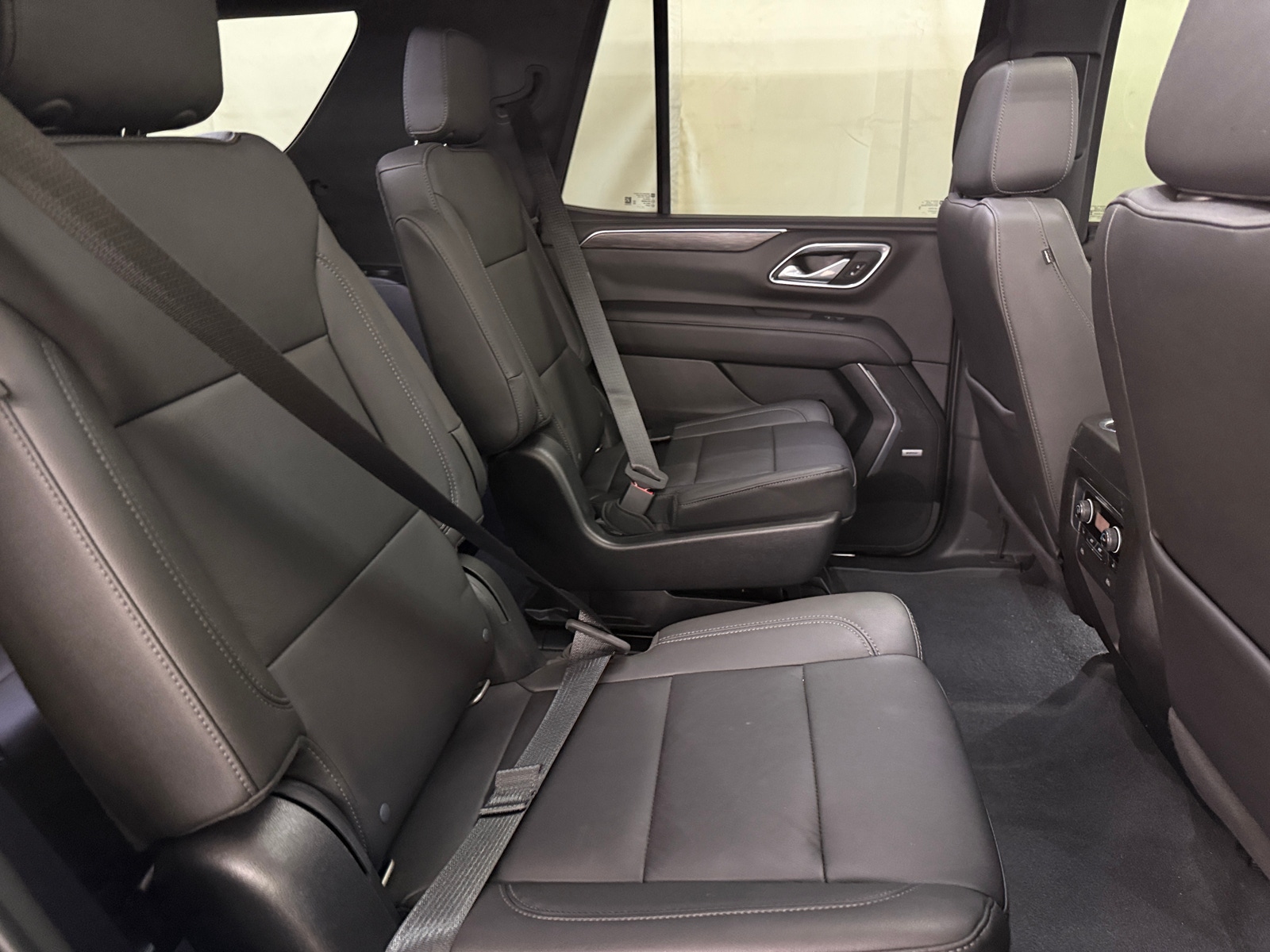 Thumbnail: 2022 Chevrolet Tahoe - 5