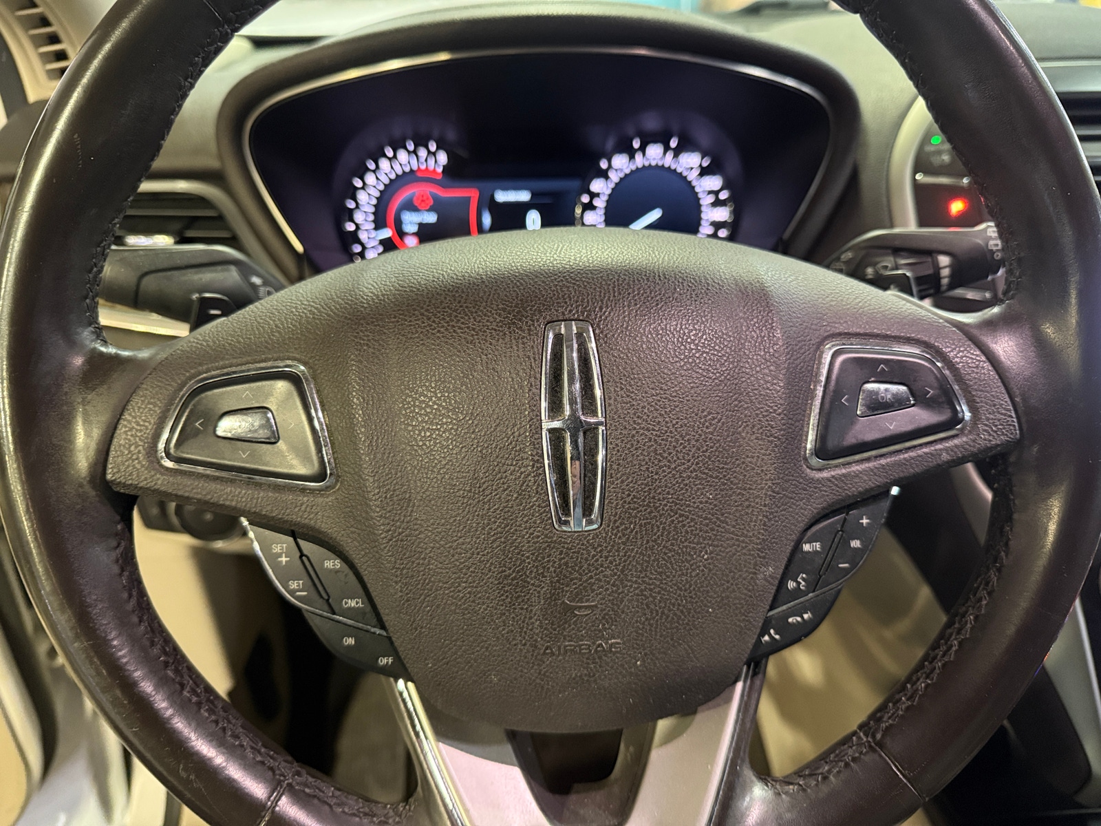 Thumbnail: 2017 Lincoln MKC - 4