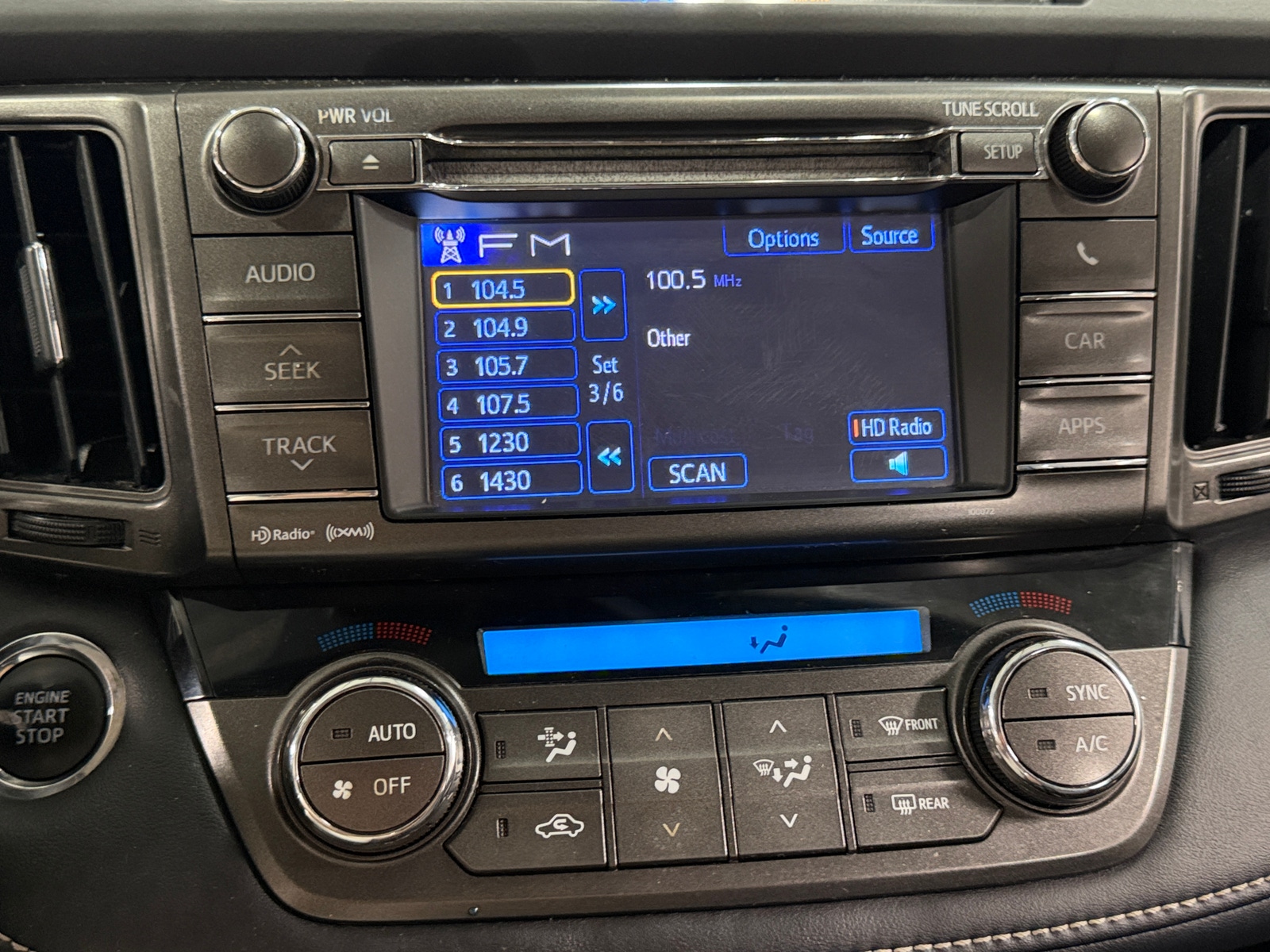 Thumbnail: 2013 Toyota RAV4 - 4