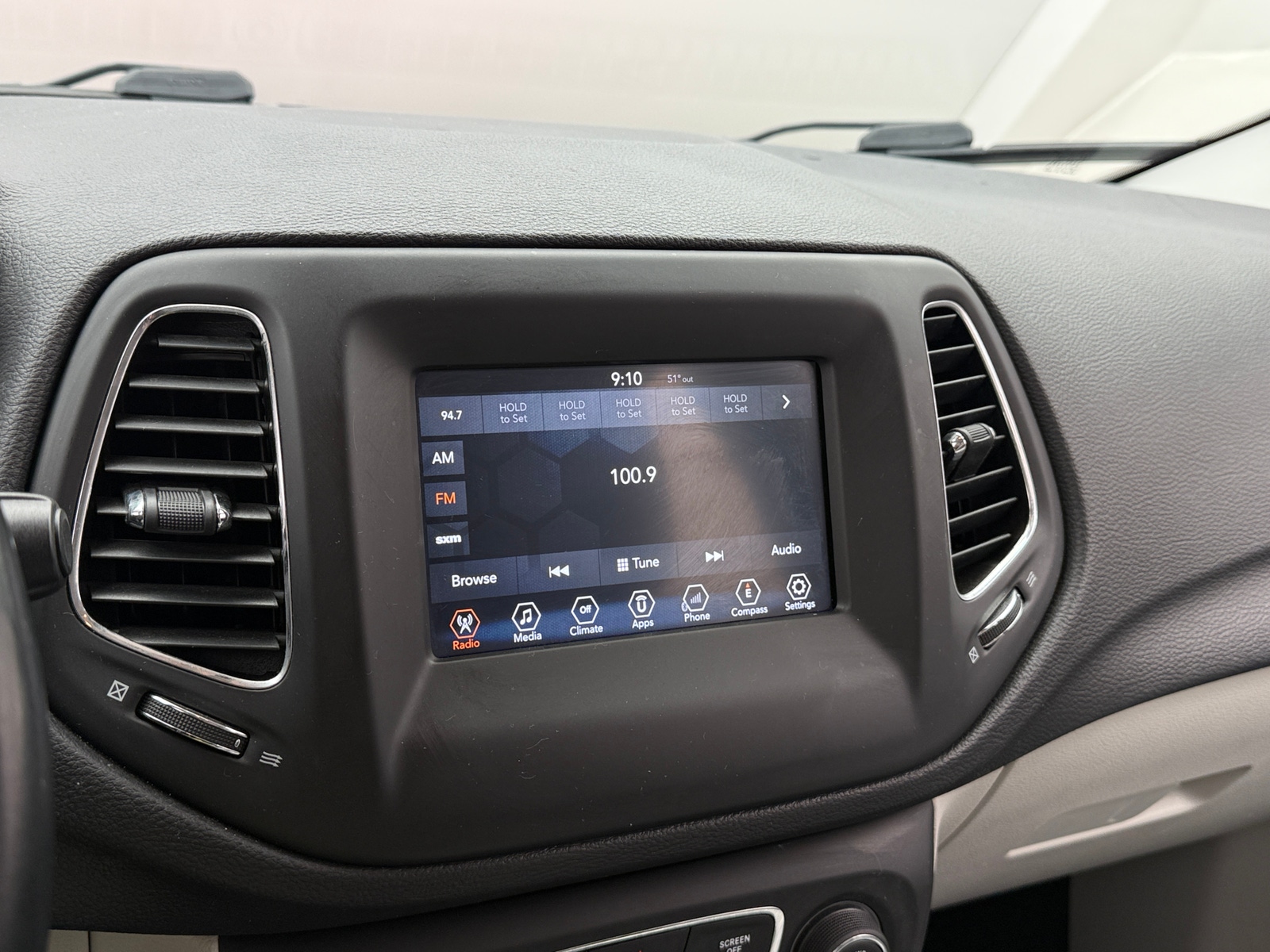 Thumbnail: 2018 Jeep Compass - 4