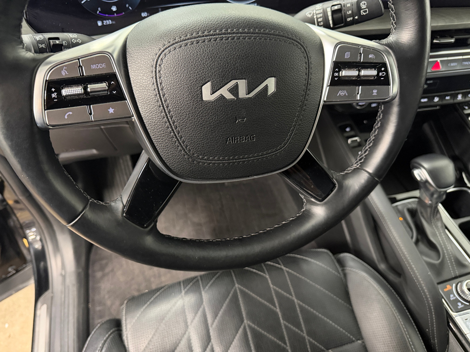Thumbnail: 2023 Kia Telluride - 4