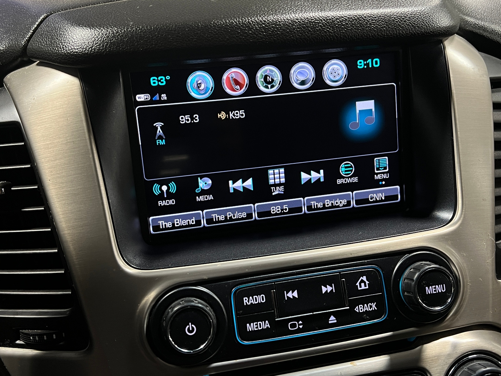 Thumbnail: 2018 GMC Yukon XL - 3