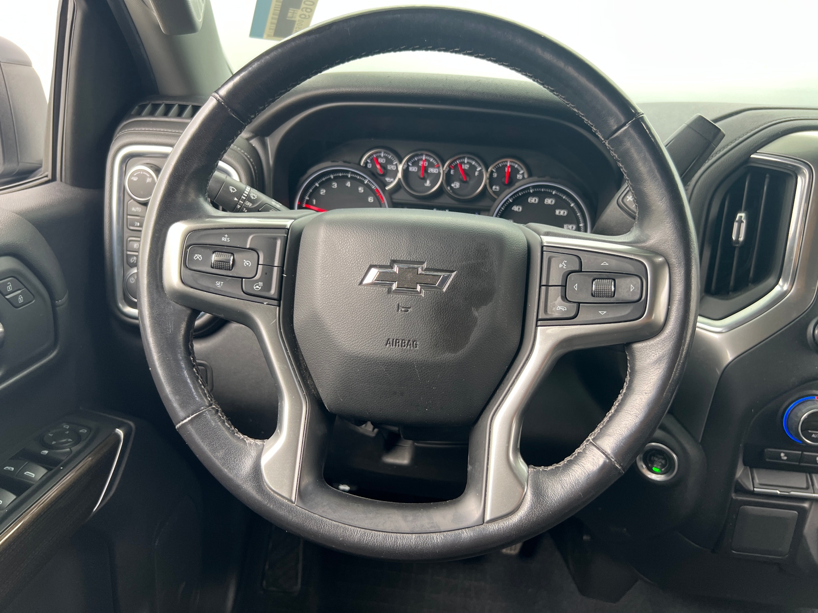 Thumbnail: 2019 Chevrolet Silverado 1500 - 5