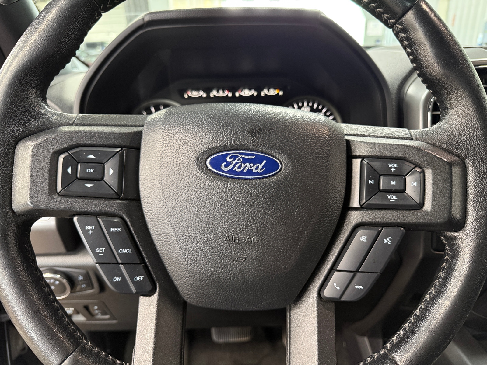 Thumbnail: 2019 Ford Econoline - 5