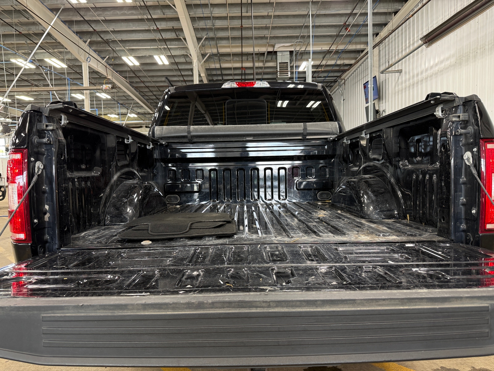 Thumbnail: 2019 Ford Econoline - 7