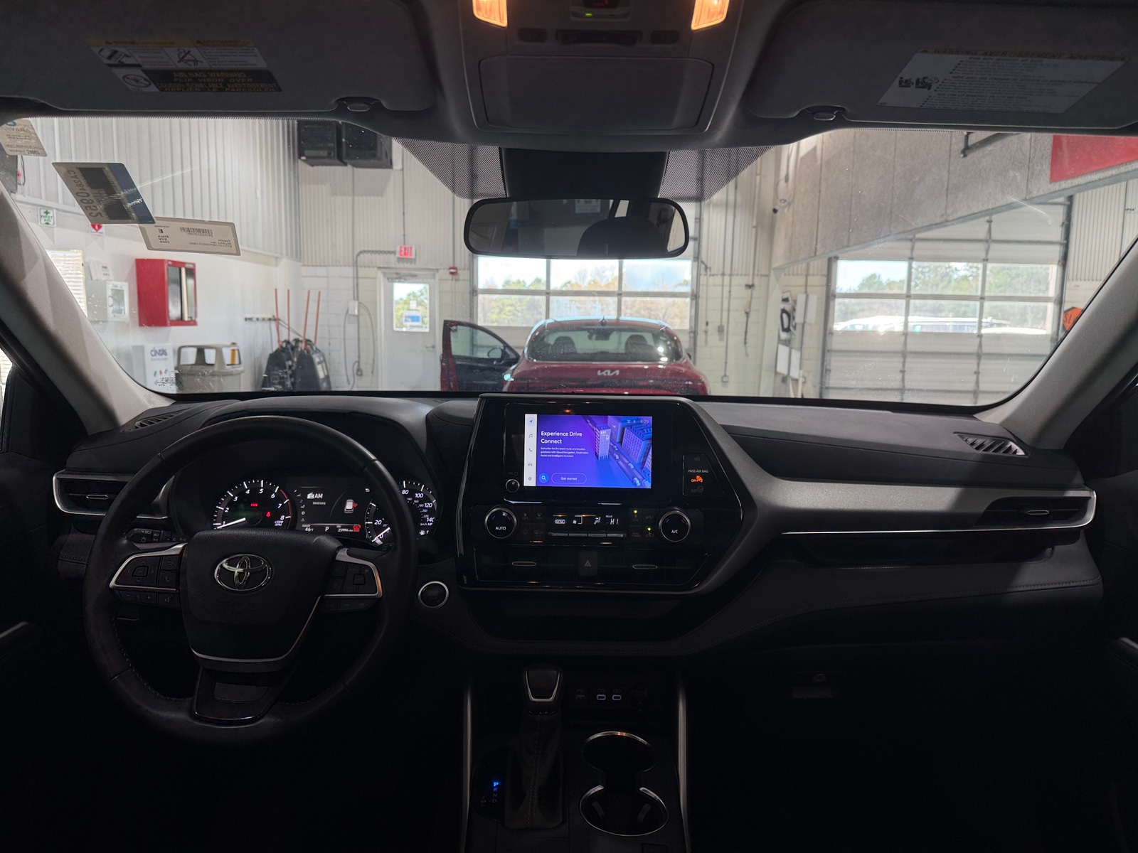 Thumbnail: 2025 Toyota Highlander - 3