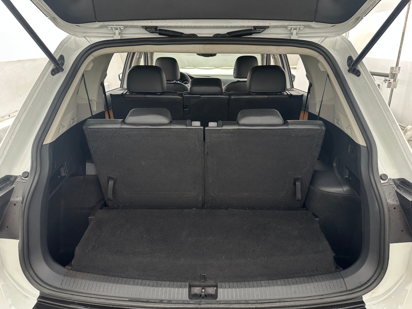 Thumbnail: 2019 Volkswagen Tiguan - 6