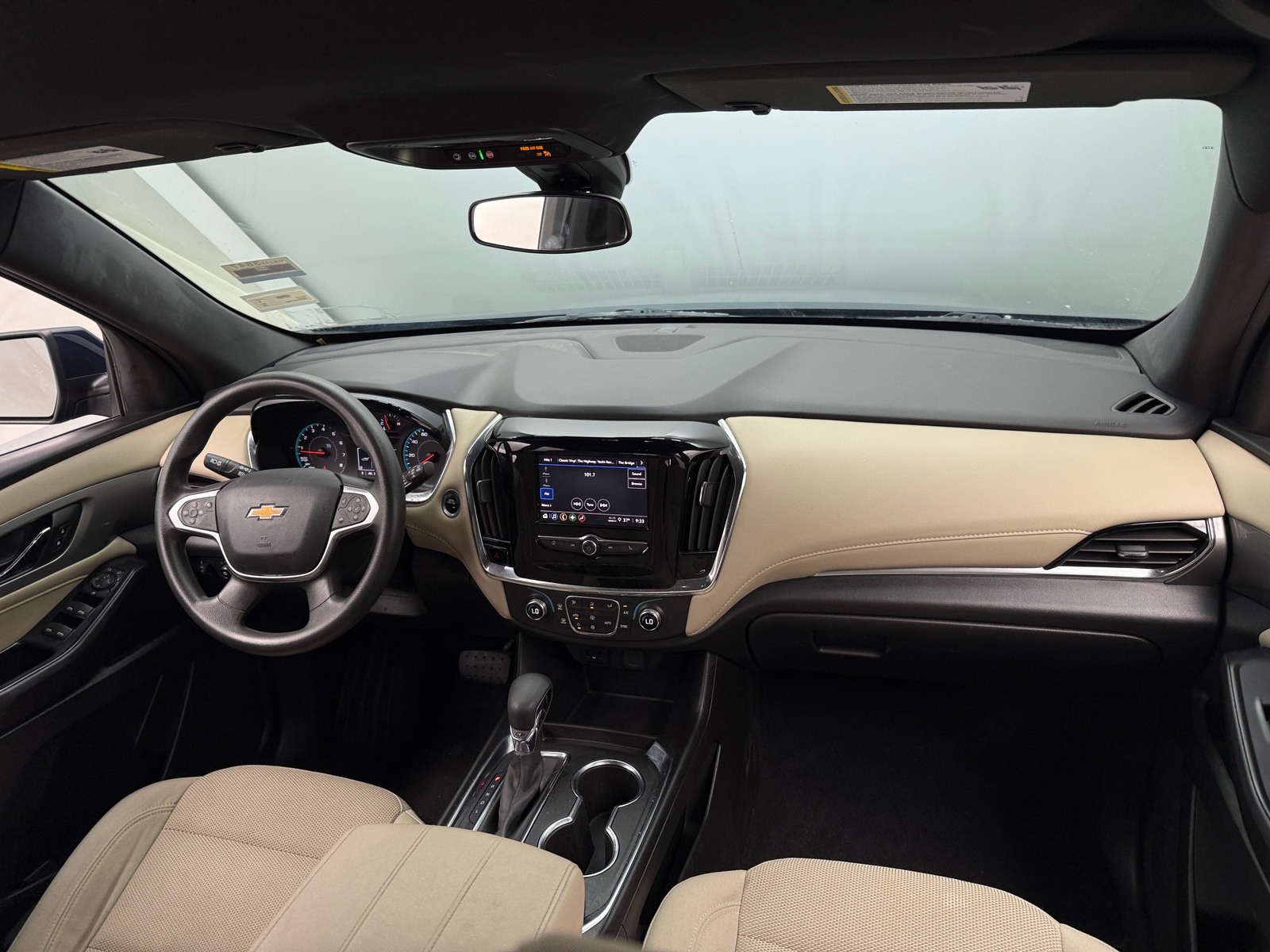 Thumbnail: 2023 Chevrolet Traverse - 3