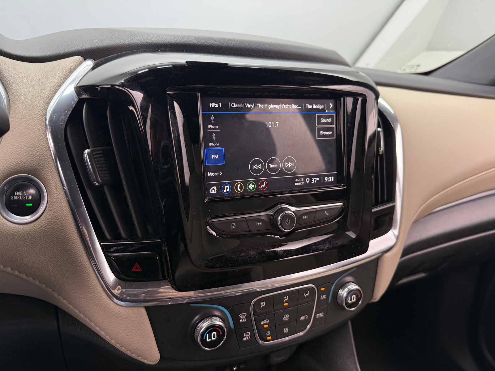 Thumbnail: 2023 Chevrolet Traverse - 4