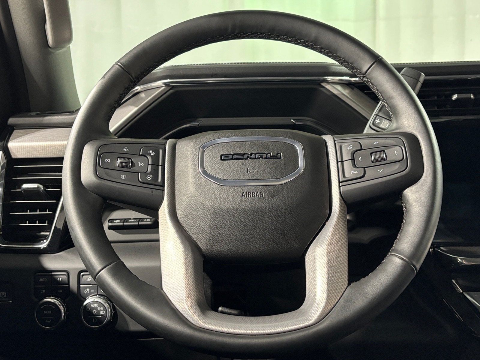 Thumbnail: 2025 GMC Sierra 2500 - 4