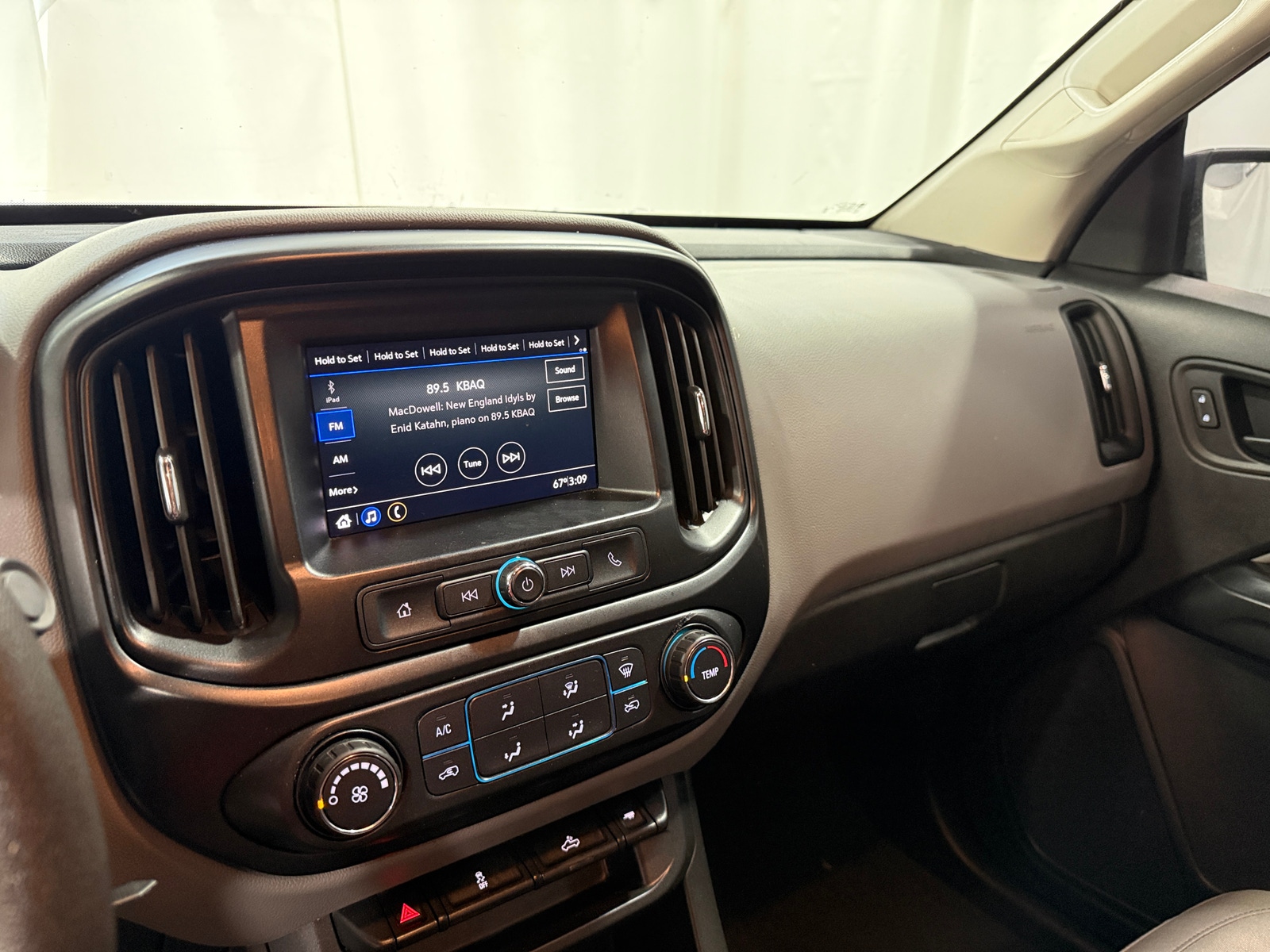 Thumbnail: 2020 Chevrolet Colorado - 4