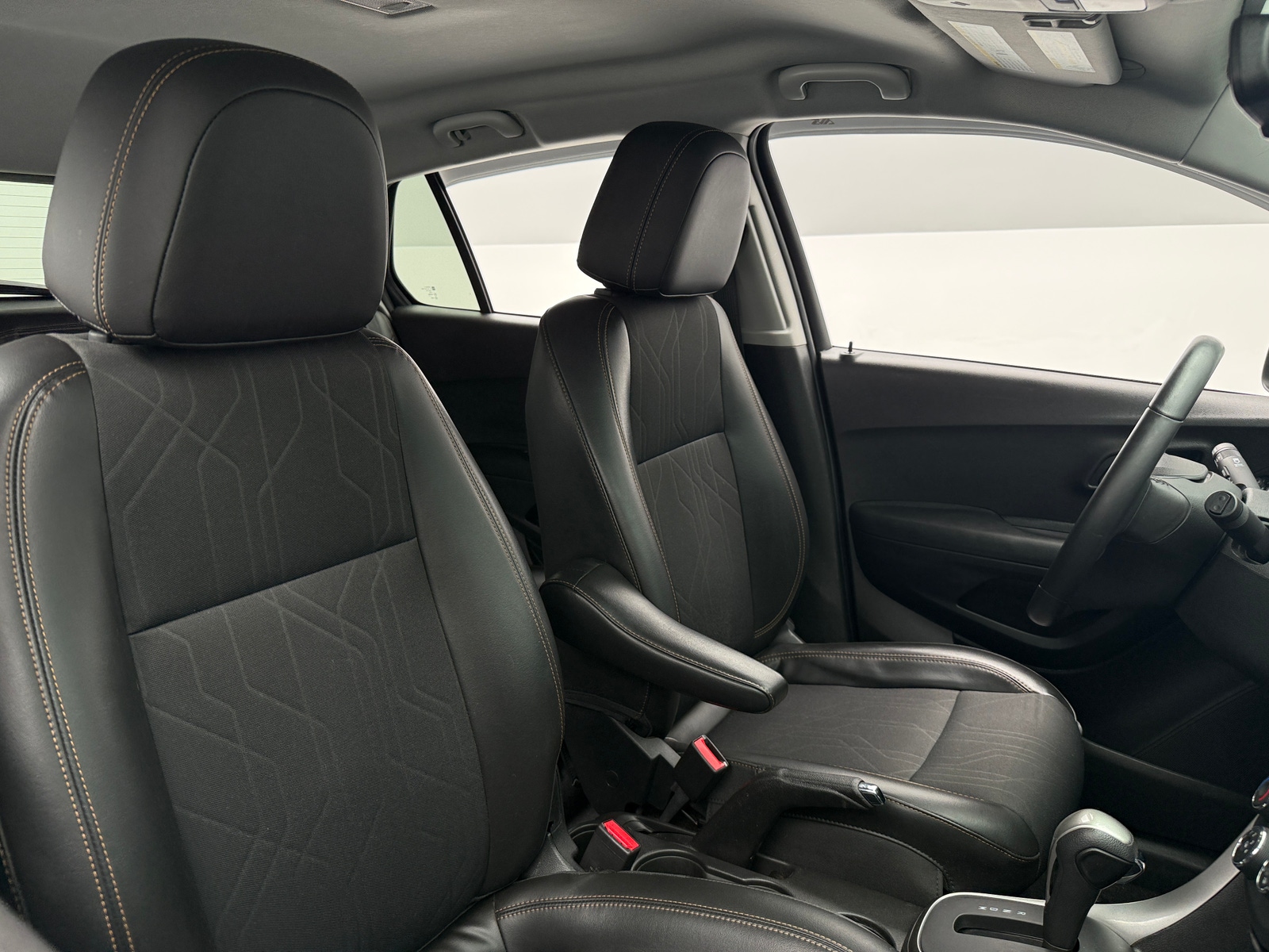 Thumbnail: 2017 Chevrolet Trax - 2