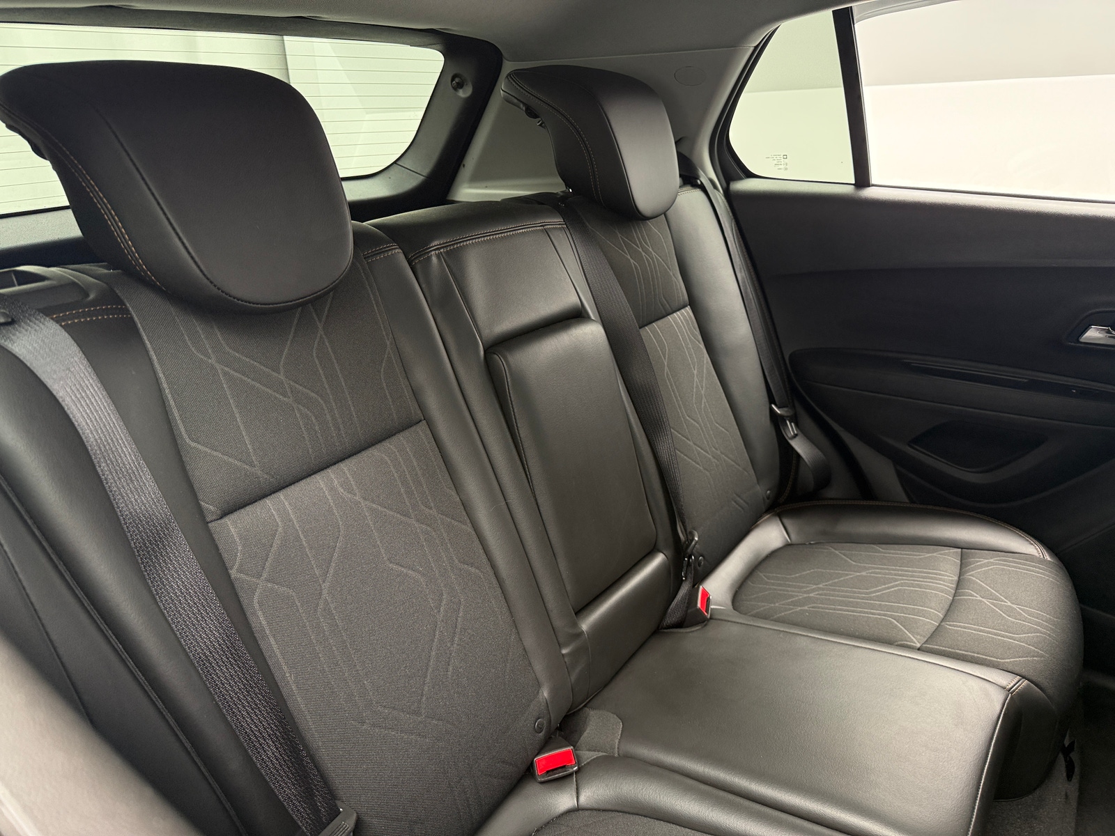 Thumbnail: 2017 Chevrolet Trax - 6