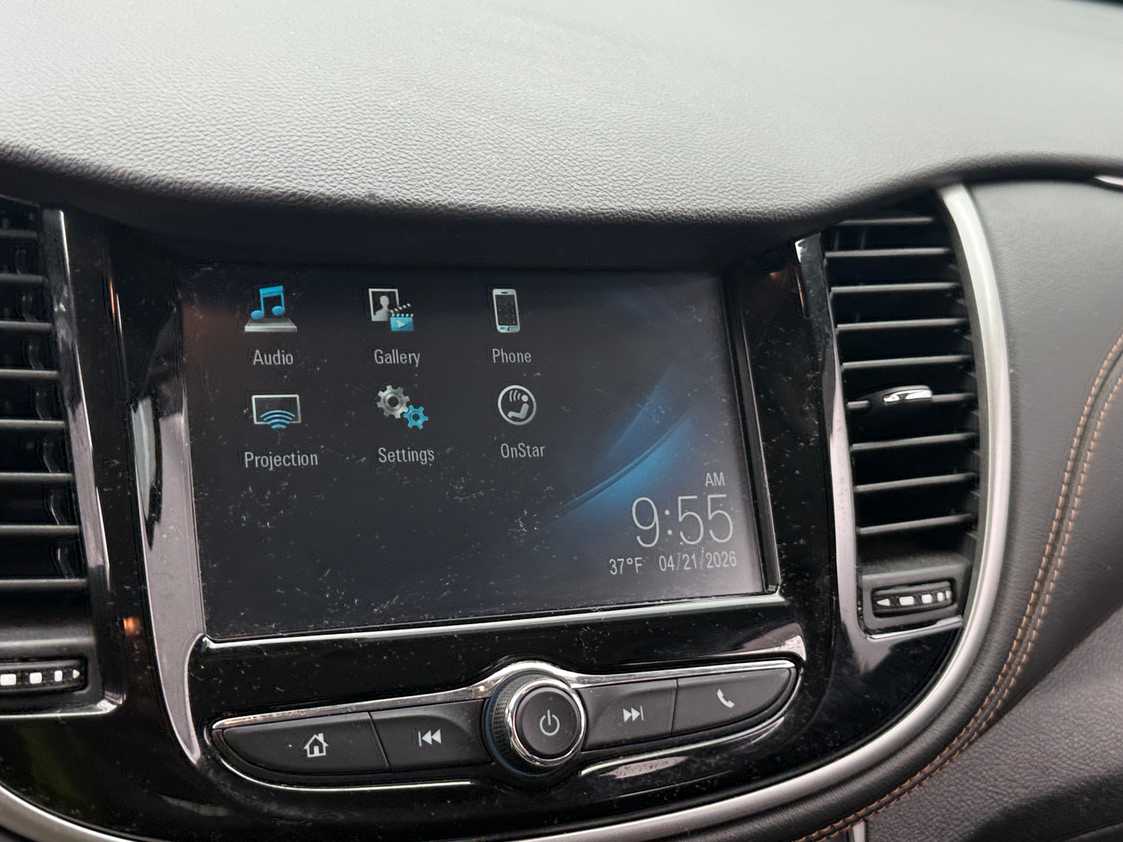 Thumbnail: 2017 Chevrolet Trax - 4