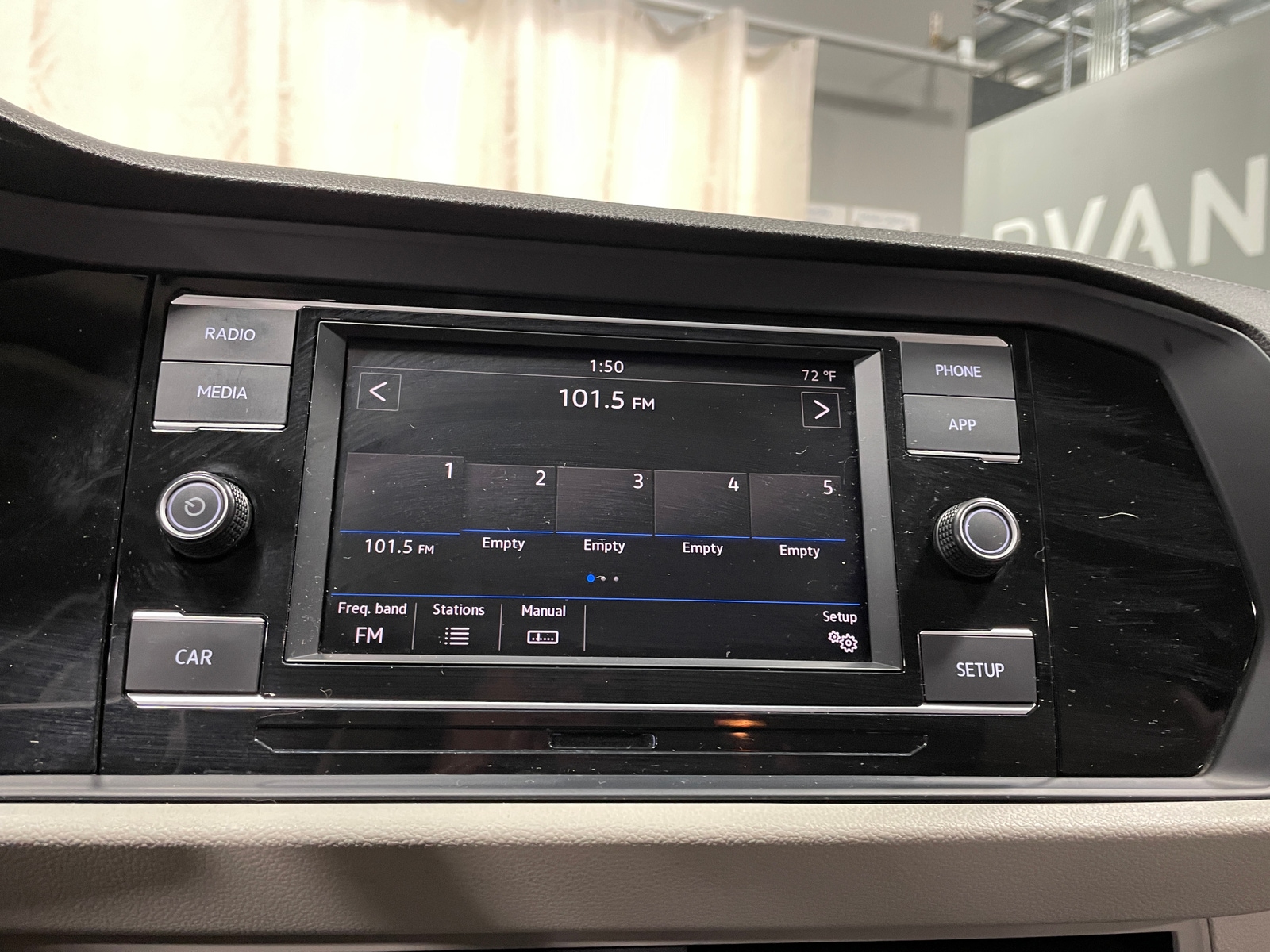 Thumbnail: 2019 Volkswagen Jetta - 4