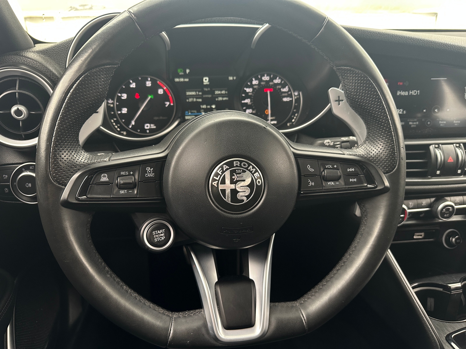 Thumbnail: 2023 Alfa Romeo Giulia - 4