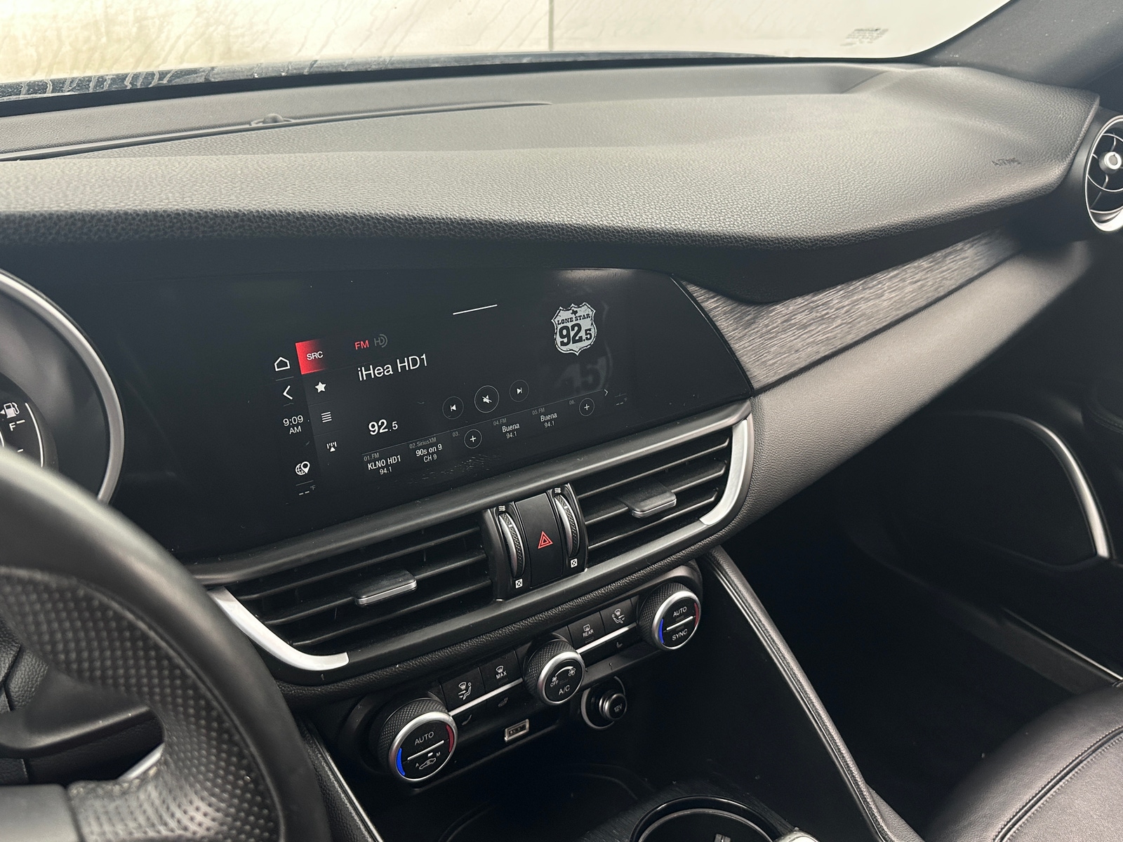 Thumbnail: 2023 Alfa Romeo Giulia - 3