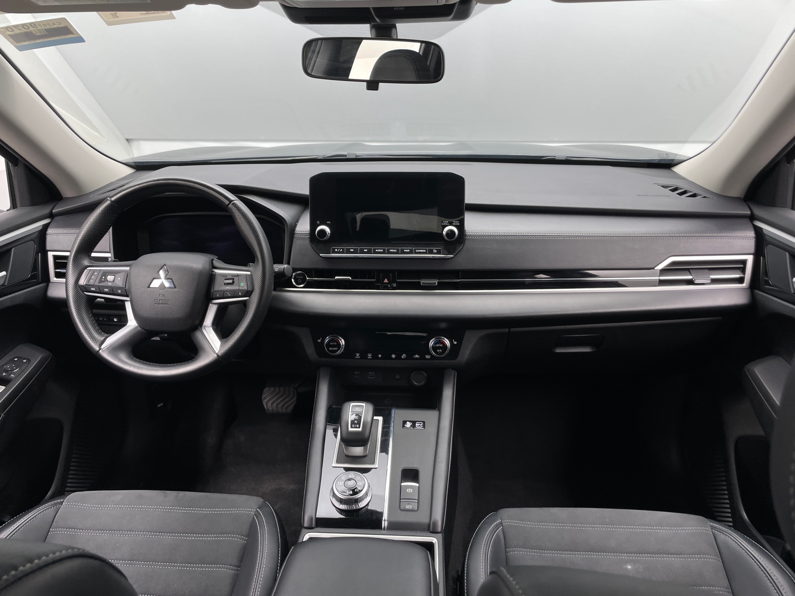 Thumbnail: 2024 Mitsubishi Outlander - 2