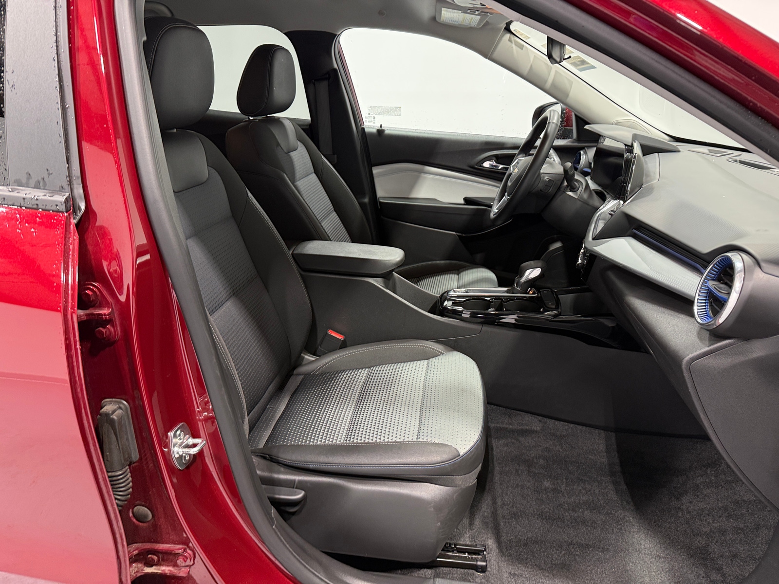 Thumbnail: 2025 Chevrolet Trax - 2