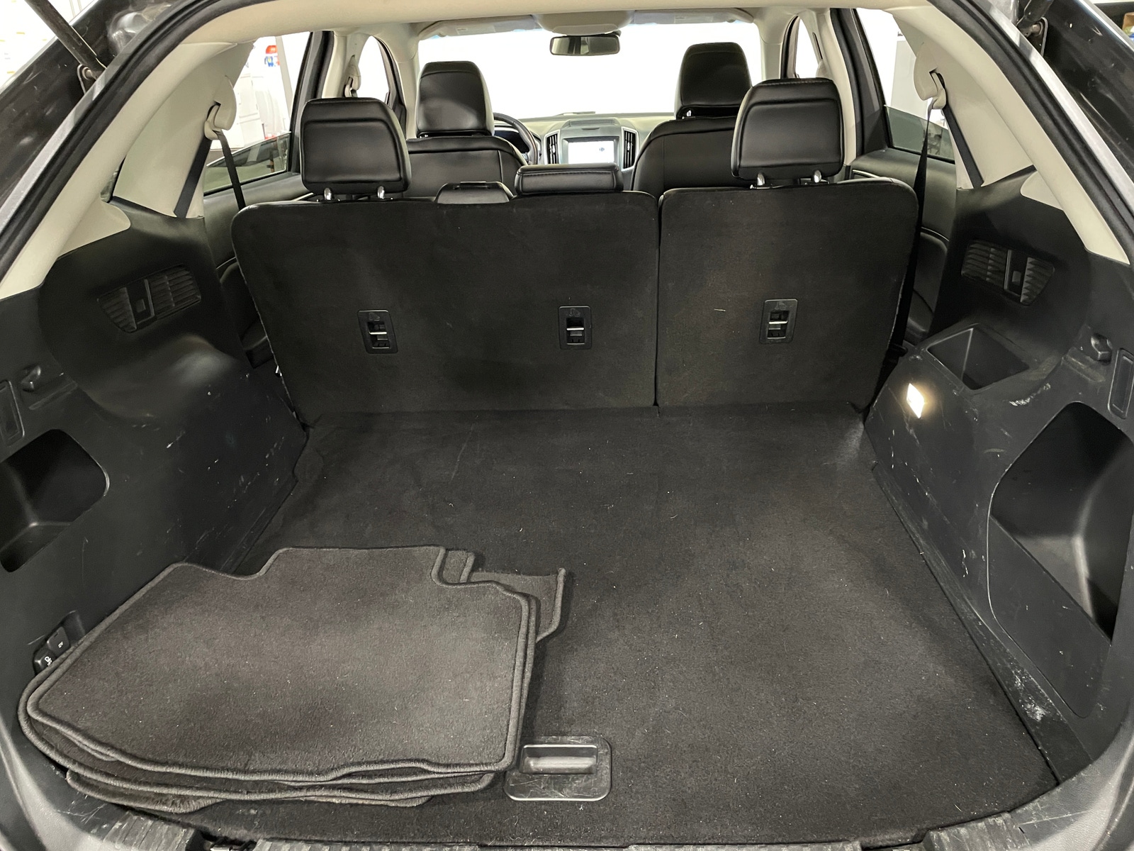 Thumbnail: 2020 Ford Edge - 6