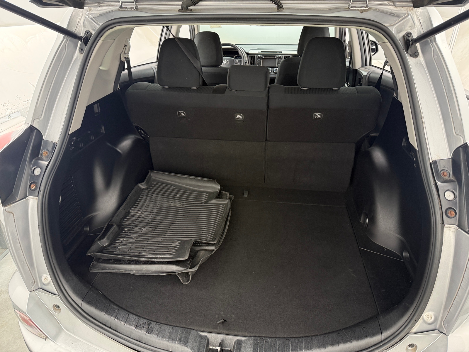 Thumbnail: 2018 Toyota RAV4 - 7