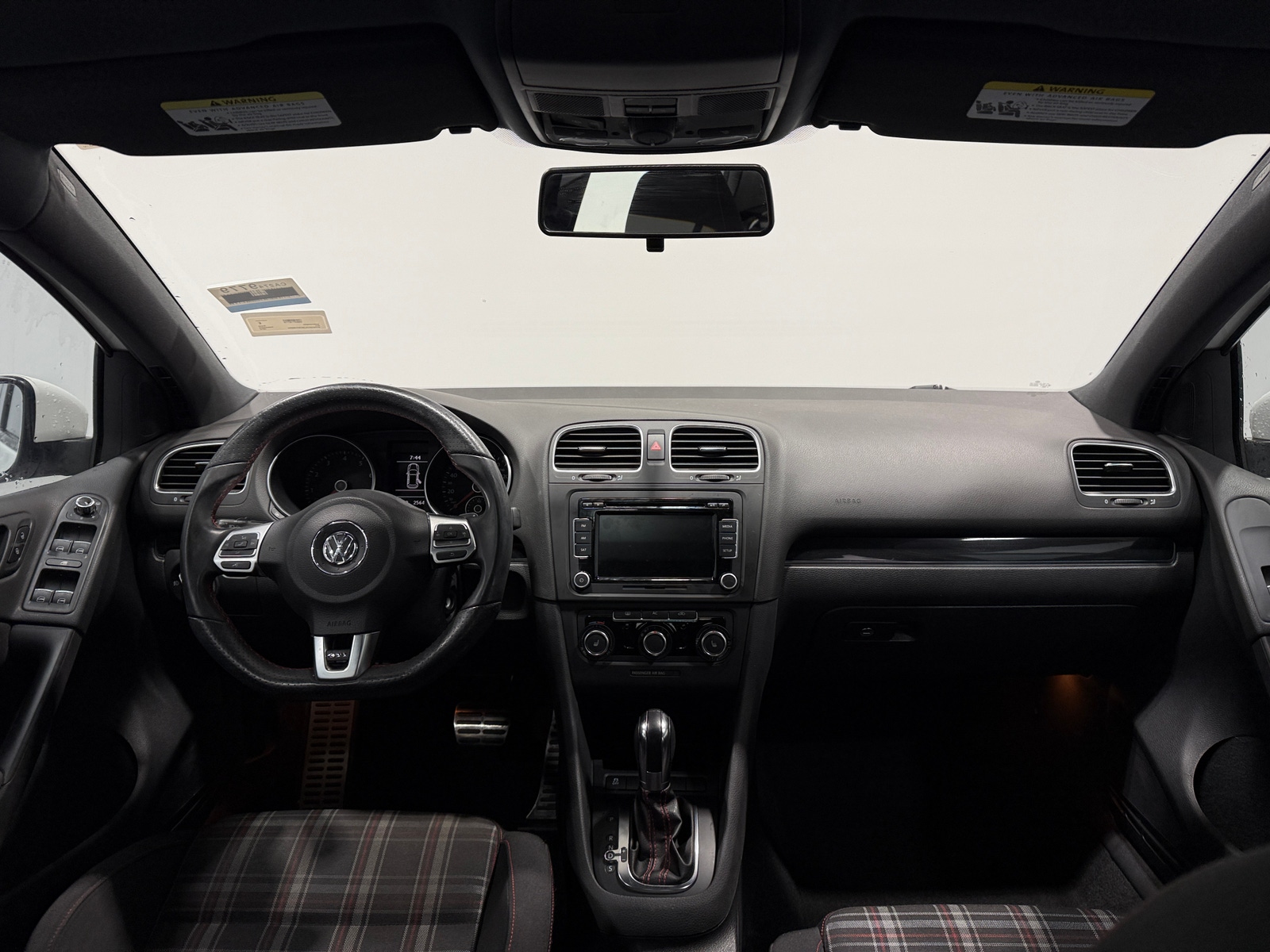 Thumbnail: 2012 Volkswagen Golf - 3