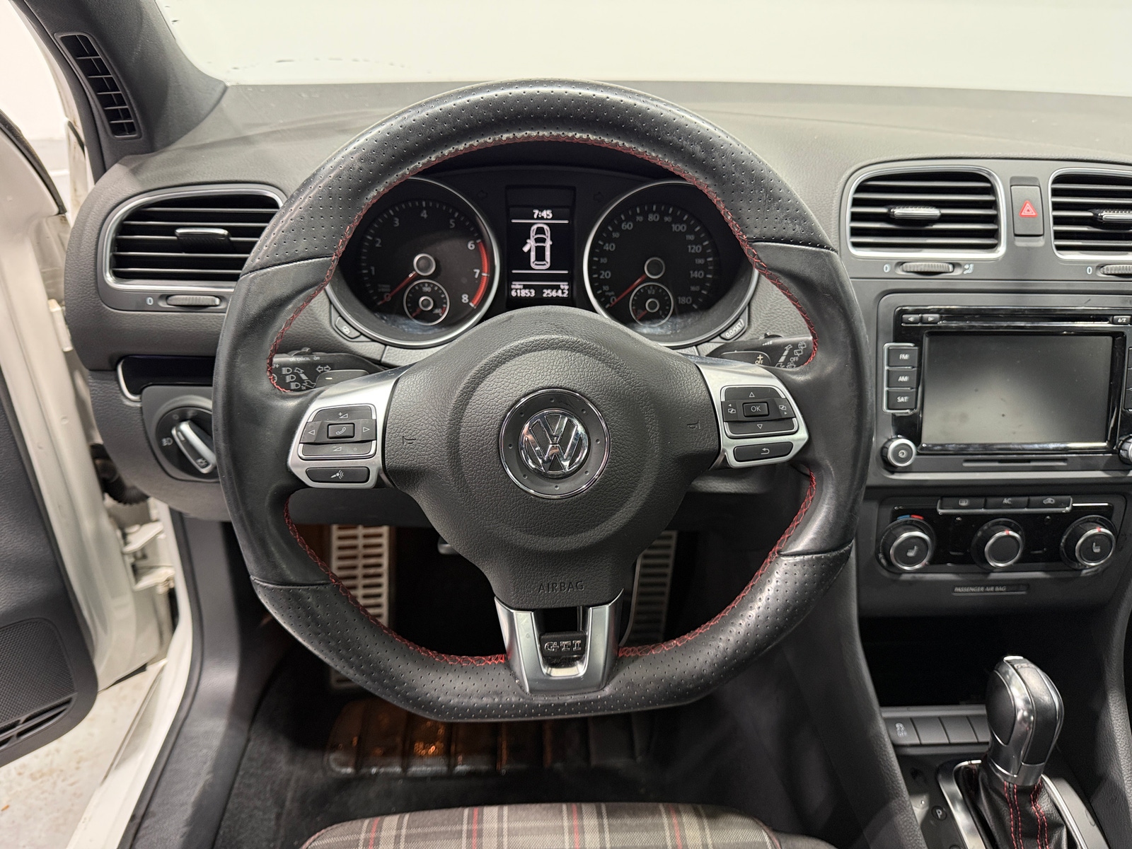 Thumbnail: 2012 Volkswagen Golf - 5