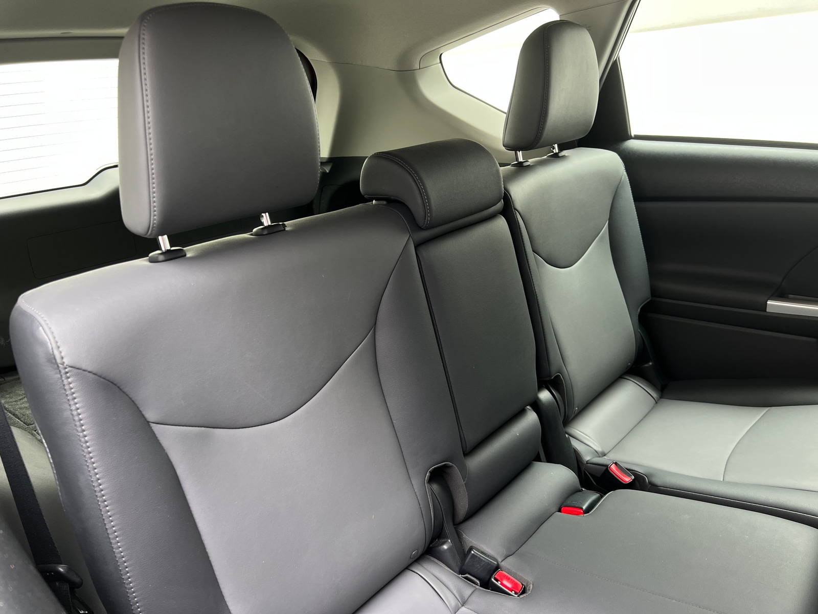 Thumbnail: 2014 Toyota Prius v - 6