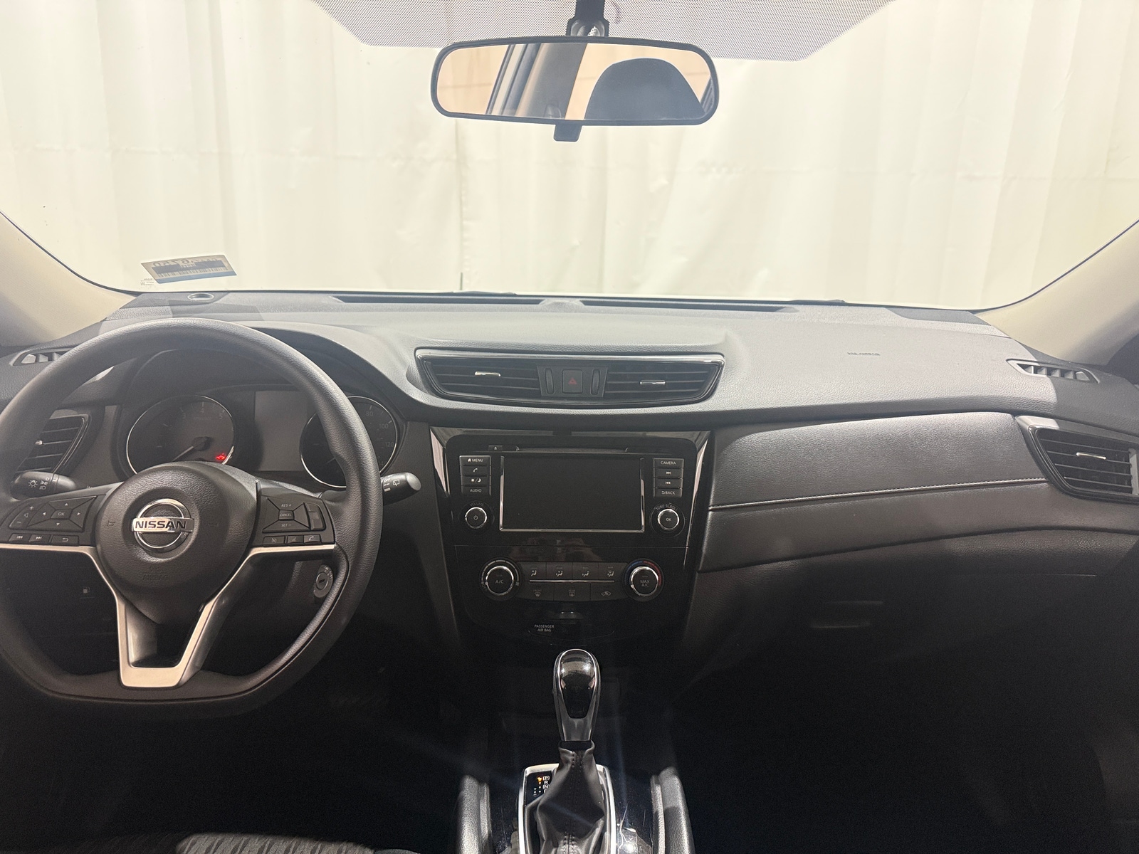 Thumbnail: 2018 Nissan Rogue - 3