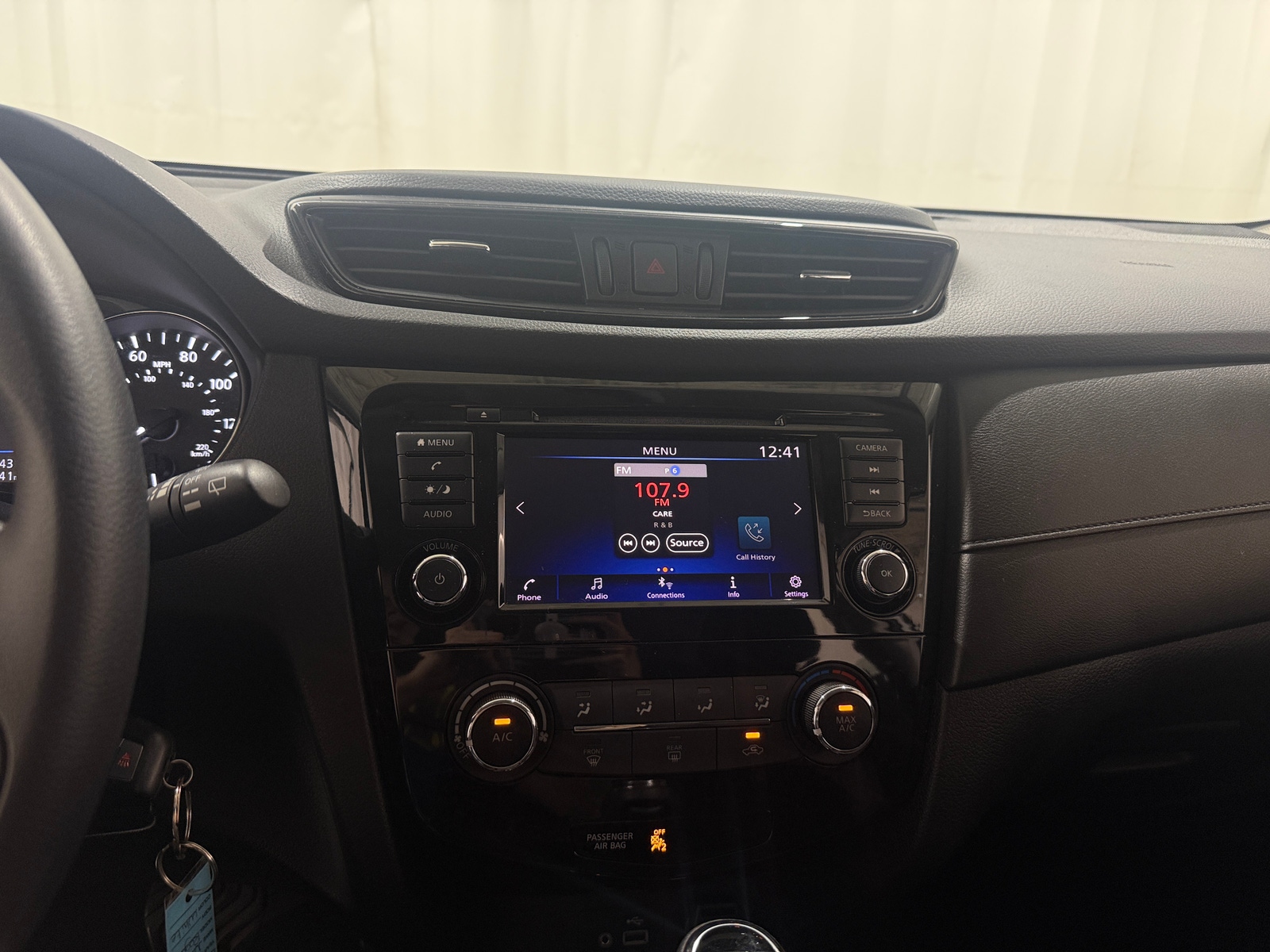 Thumbnail: 2018 Nissan Rogue - 4
