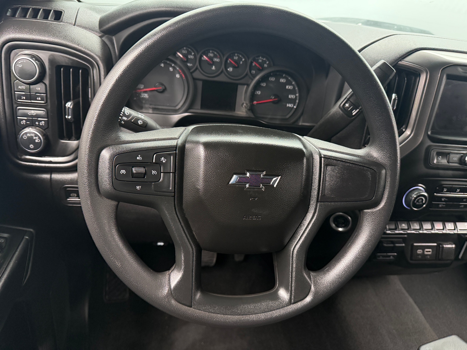 Thumbnail: 2025 Chevrolet Silverado 1500 - 5