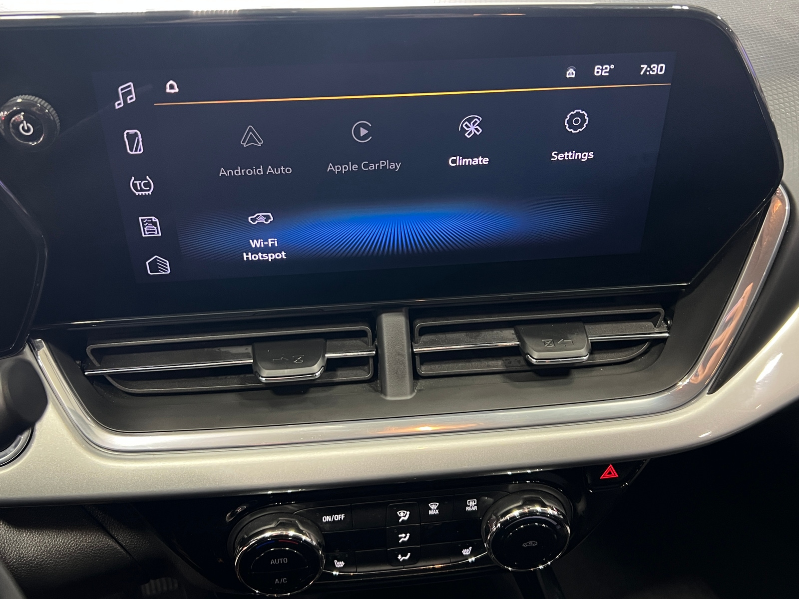 Thumbnail: 2025 Chevrolet Trax - 4