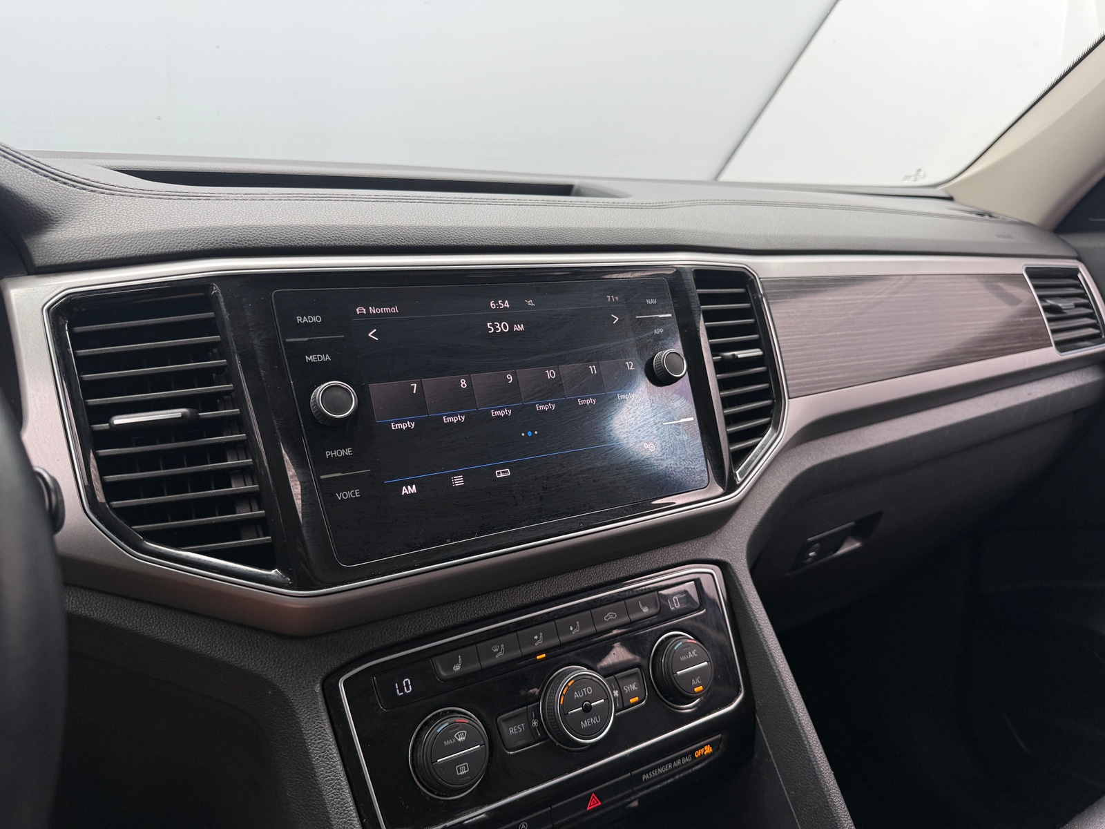 Thumbnail: 2019 Volkswagen Atlas - 3