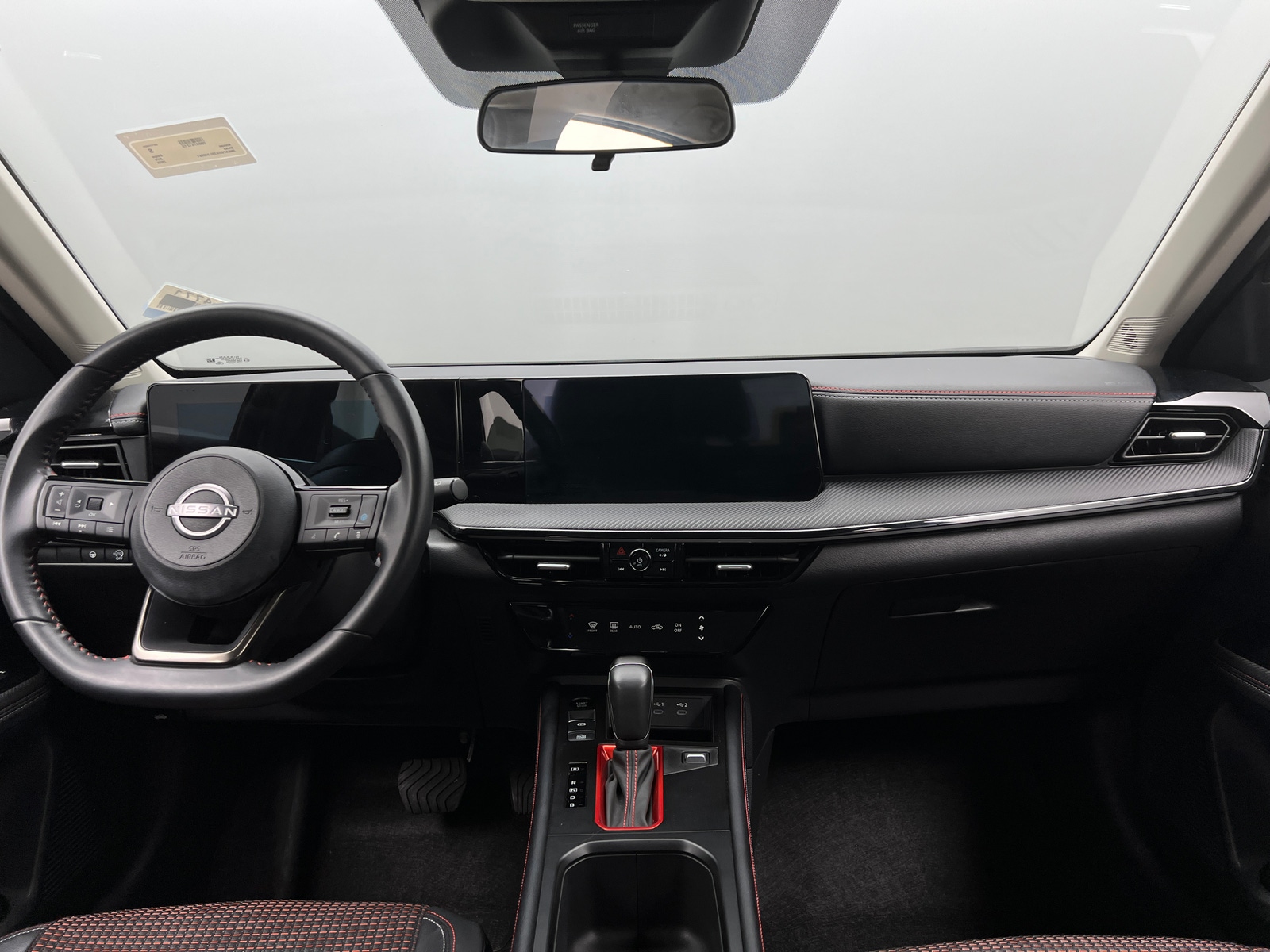 Thumbnail: 2025 Nissan Kicks - 2