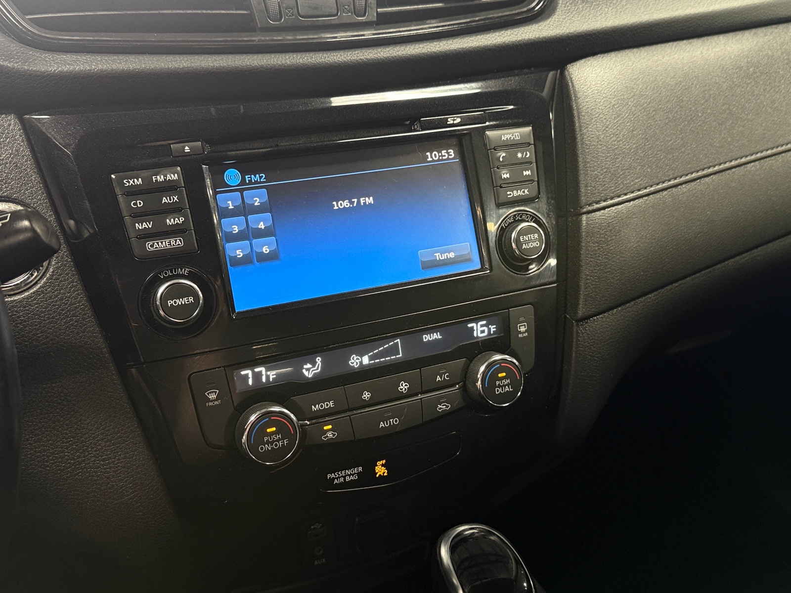 Thumbnail: 2017 Nissan Rogue - 4