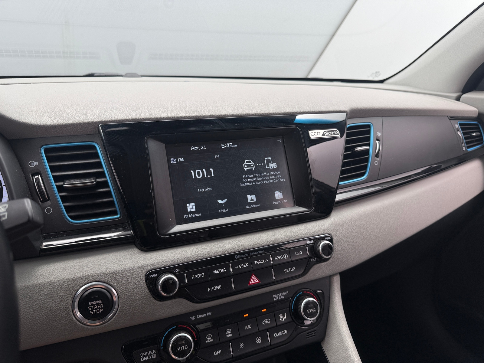 Thumbnail: 2018 Kia Niro - 3